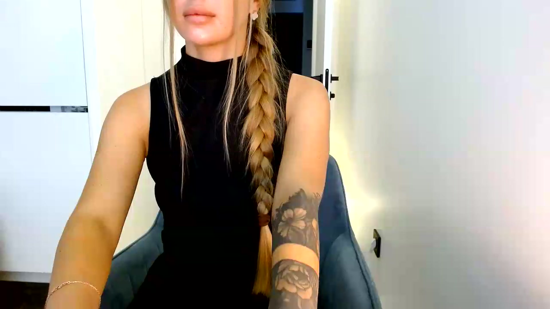 Gallery image thumbnail from Prettydolly's myfreecams stream on, 08/25/2026, 08:18 image 10 of 20