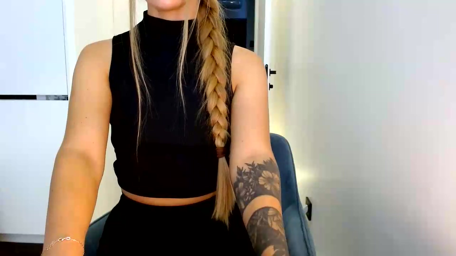 Gallery image thumbnail from Prettydolly's myfreecams stream on, 08/25/2026, 08:18 image 18 of 20