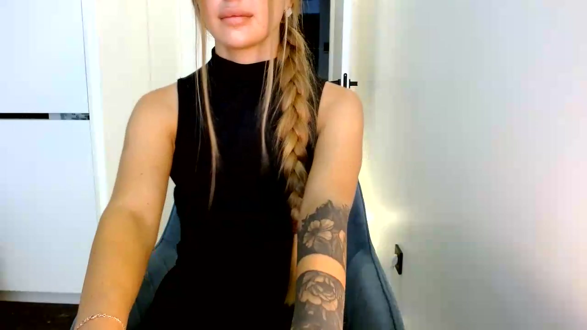 Gallery image thumbnail from Prettydolly's myfreecams stream on, 08/25/2026, 08:18 image 13 of 20