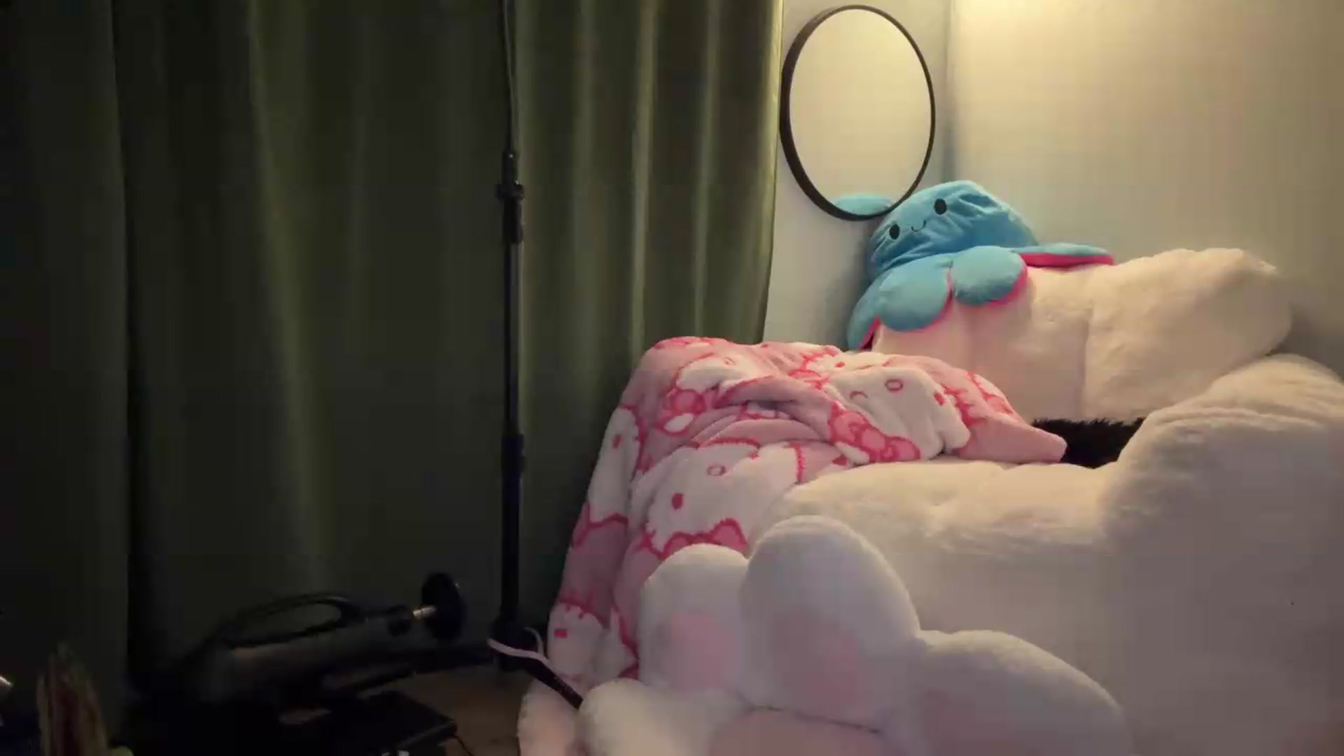 Gallery image thumbnail from Prettygirl_makk's myfreecams stream on, 07/27/2026, 09:37 image 4 of 20