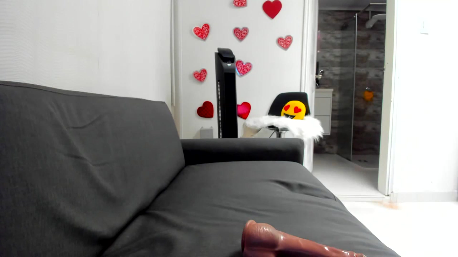 Gallery image thumbnail from Preziosabella's myfreecams stream on, 04/12/2023, 17:25 image 19 of 20