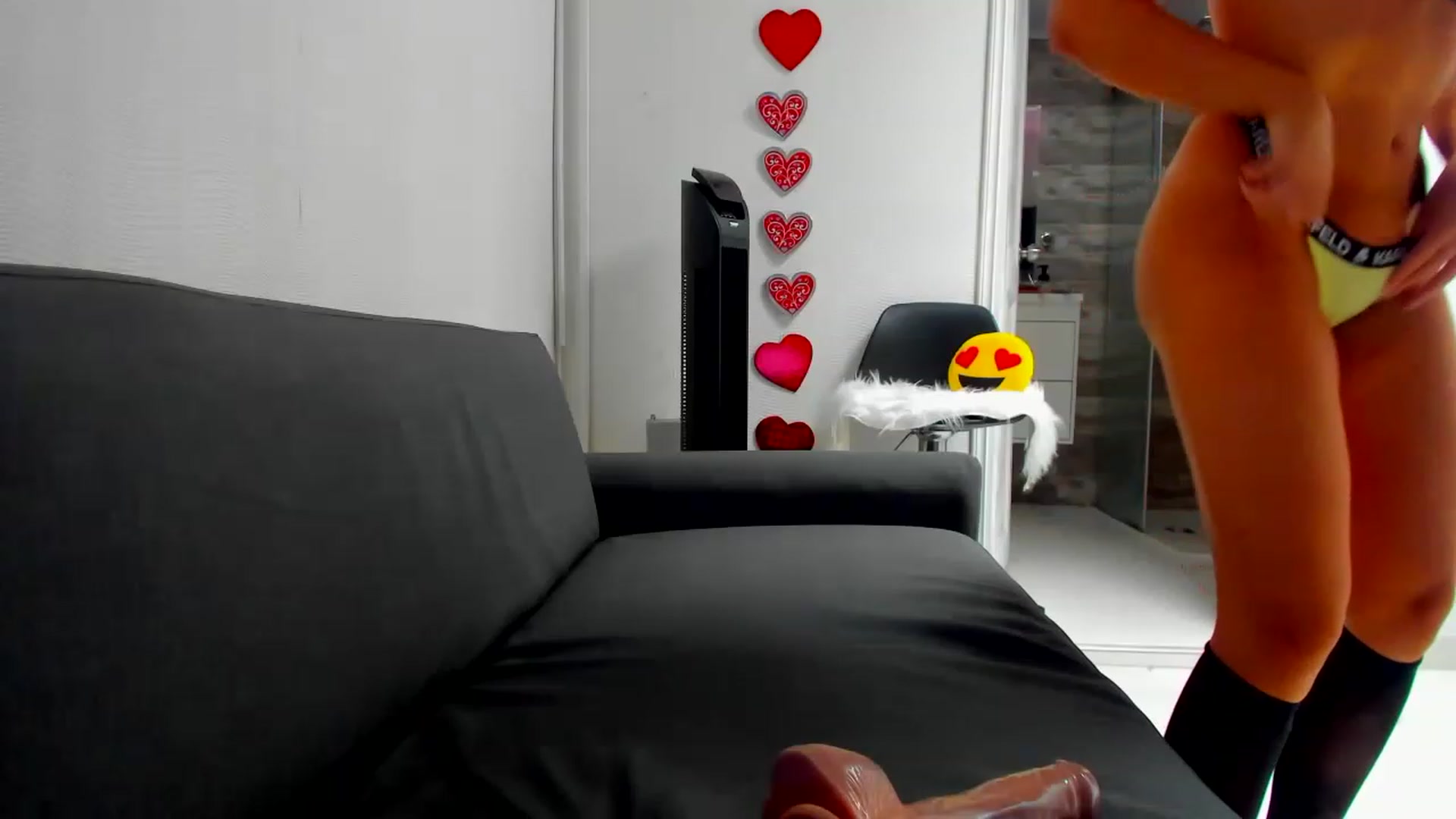 Gallery image thumbnail from Preziosabella's myfreecams stream on, 05/16/2023, 19:36 image 7 of 20