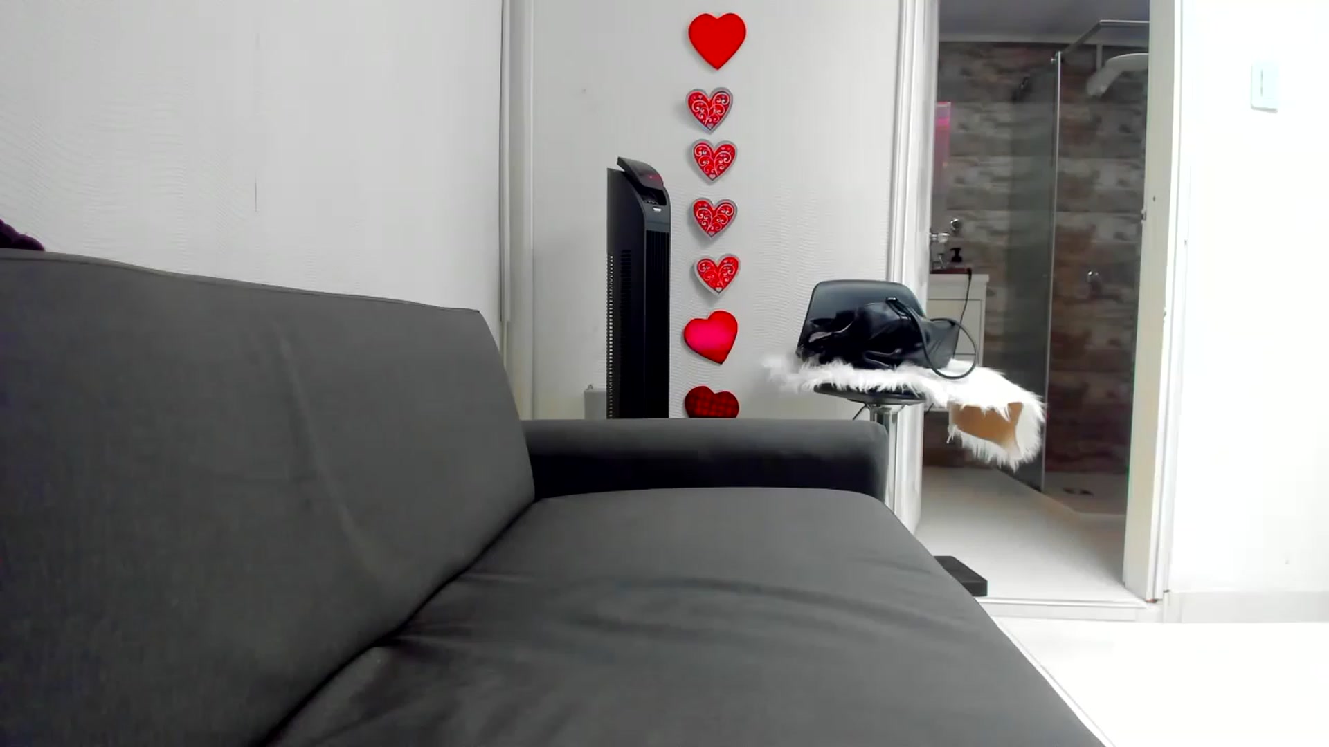 Gallery image thumbnail from Preziosabella's myfreecams stream on, 05/30/2023, 16:13 image 2 of 20