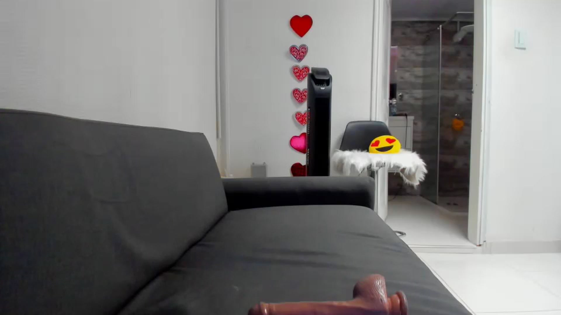 Gallery image thumbnail from Preziosabella's myfreecams stream on, 07/18/2023, 18:50 image 14 of 20