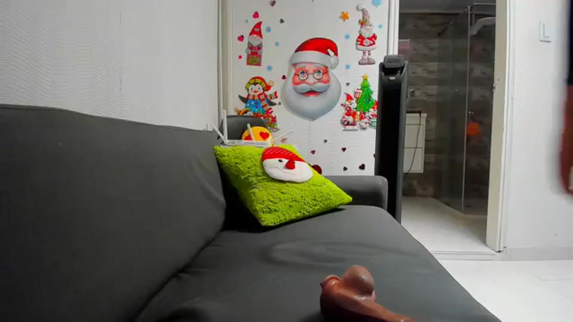 Gallery image thumbnail from Preziosabella's myfreecams stream on, 12/22/2023, 20:17 image 2 of 20