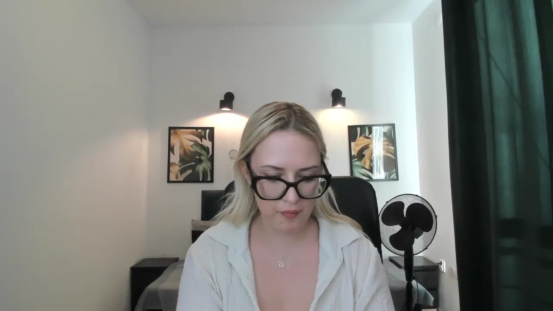 Gallery image thumbnail from Priestesss's myfreecams stream on, 04/20/2025, 16:33 image 2 of 20