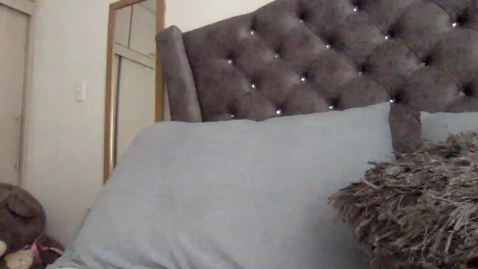 Gallery image thumbnail from Princesalatin's myfreecams stream on, 11/28/2022, 23:06 image 11 of 20