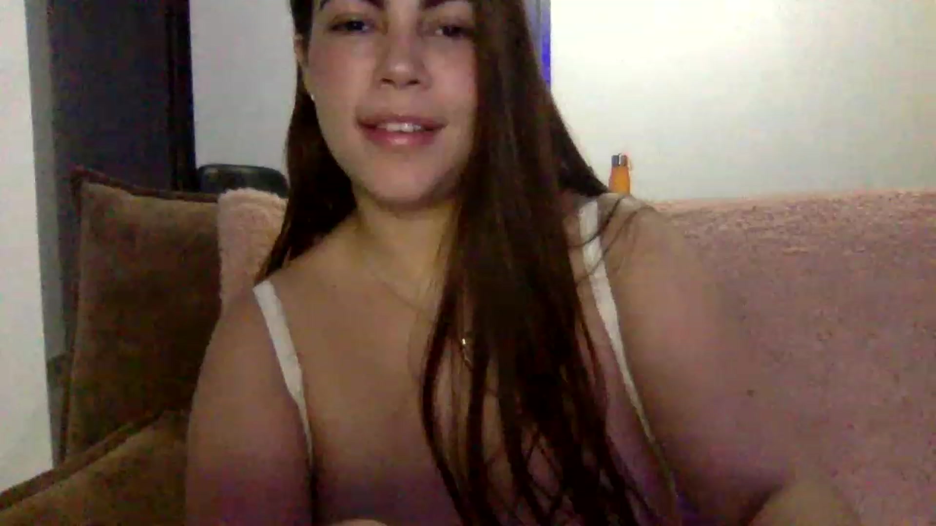 Gallery image thumbnail from Princesalatin's myfreecams stream on, 12/22/2022, 24:01 image 10 of 20