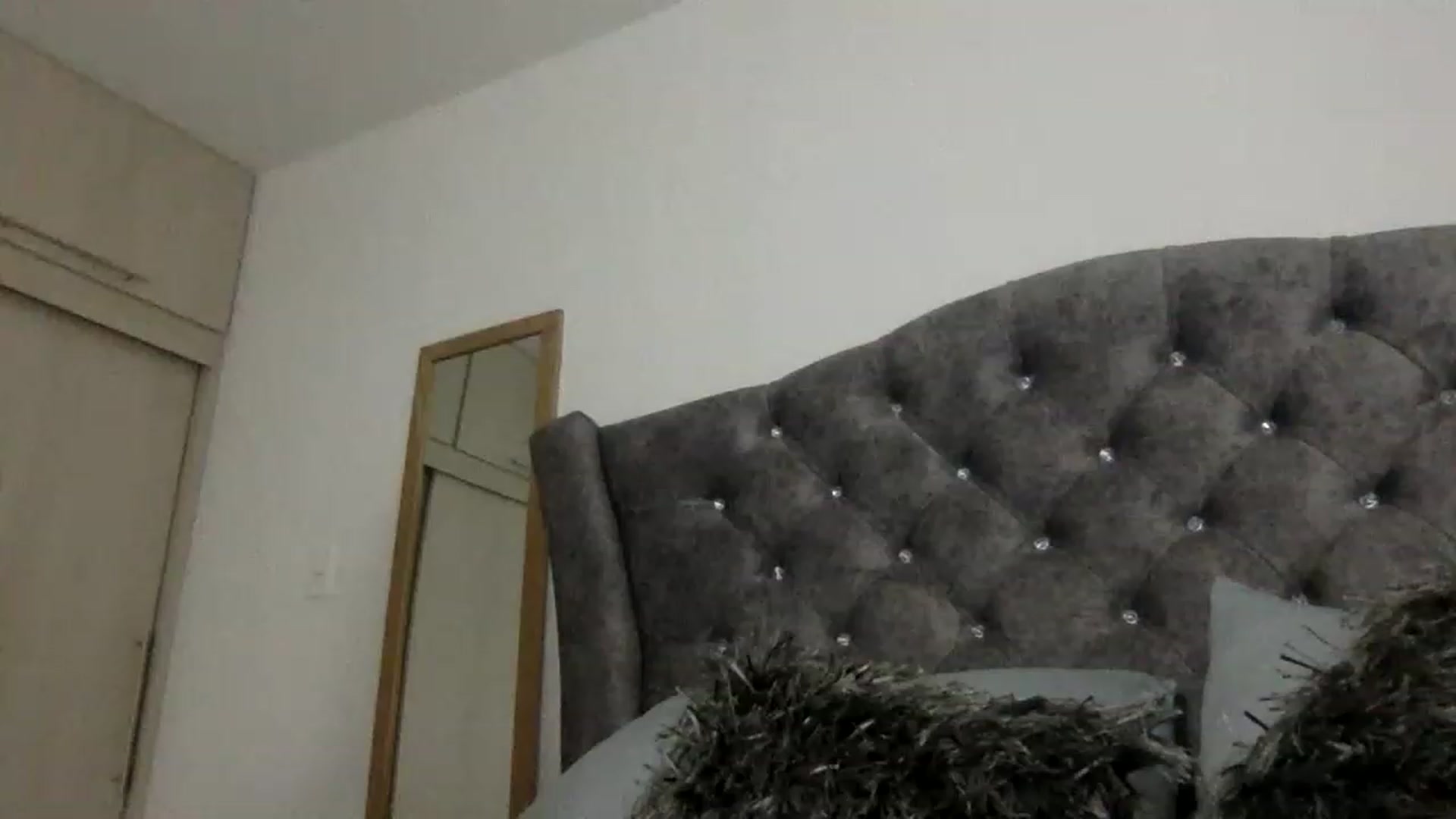 Gallery image thumbnail from Princesalatin's myfreecams stream on, 12/22/2022, 23:05 image 14 of 20