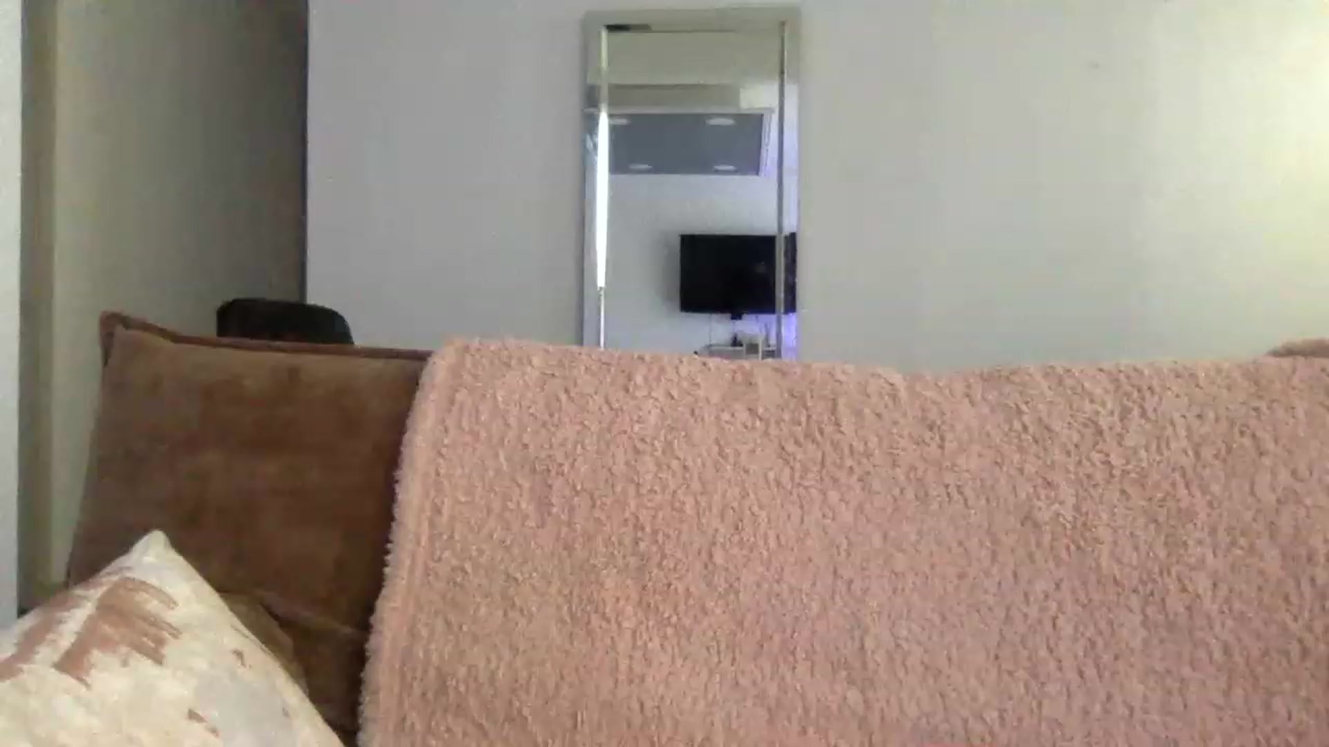 Gallery image thumbnail from Princesalatin's myfreecams stream on, 12/24/2022, 21:59 image 18 of 20