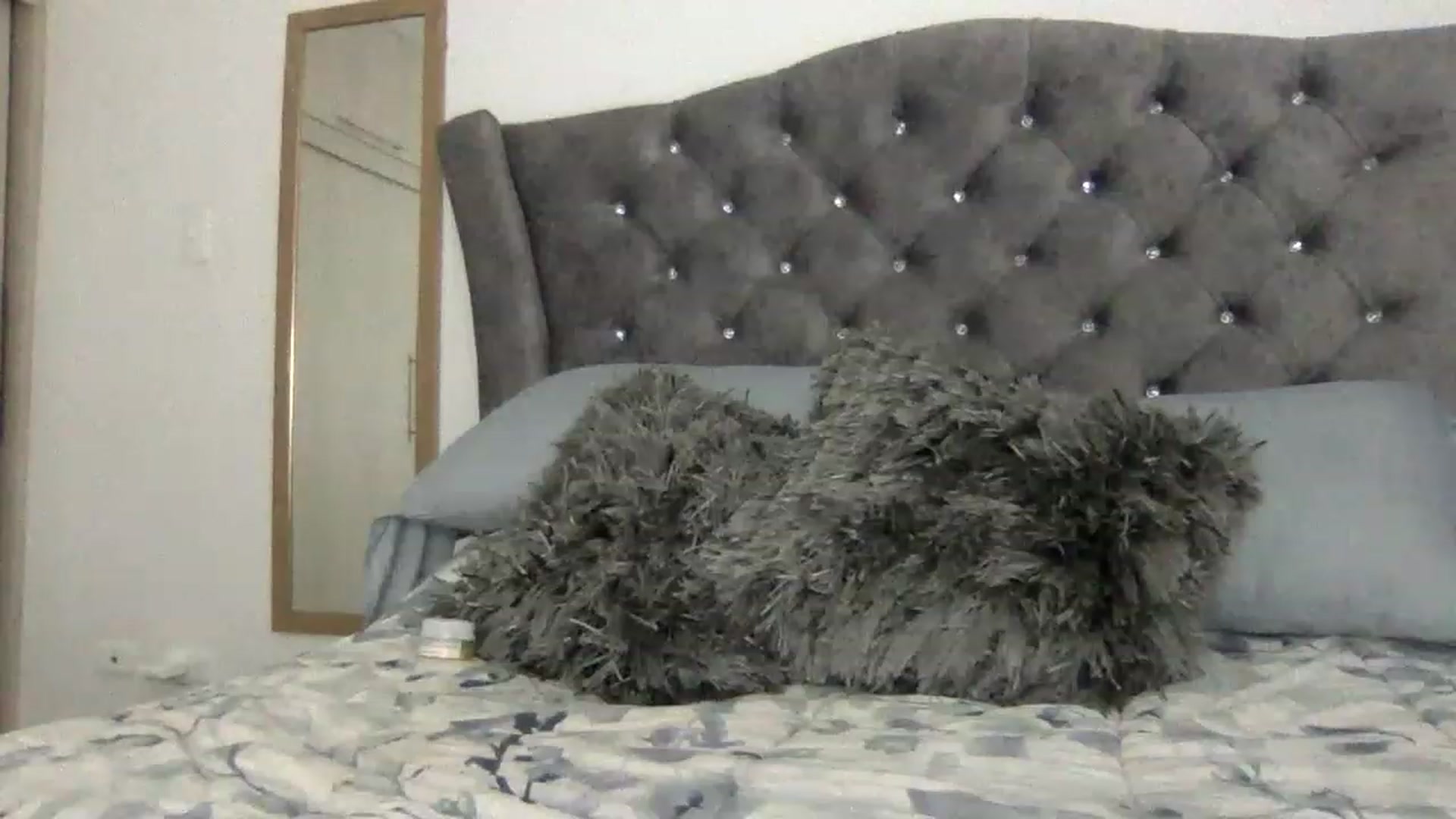 Gallery image thumbnail from Princesalatin's myfreecams stream on, 12/26/2022, 23:05 image 7 of 20