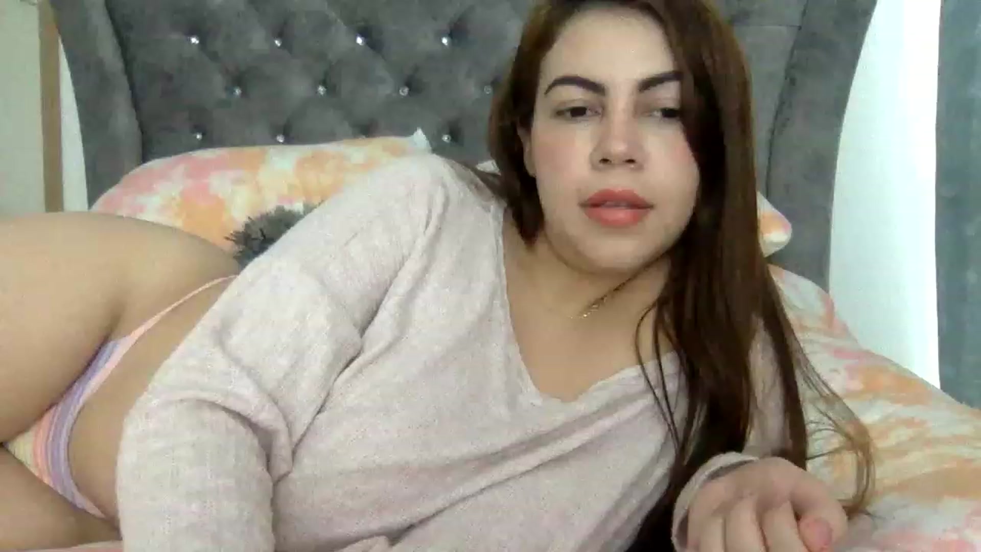 Gallery image thumbnail from Princesalatin's myfreecams stream on, 01/18/2023, 21:57 image 20 of 20