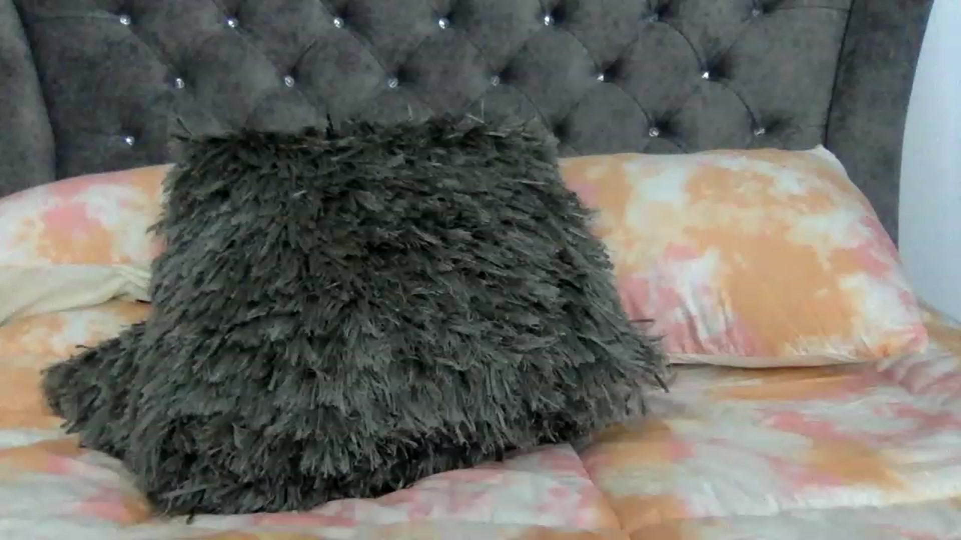 Gallery image thumbnail from Princesalatin's myfreecams stream on, 01/19/2023, 23:07 image 8 of 20