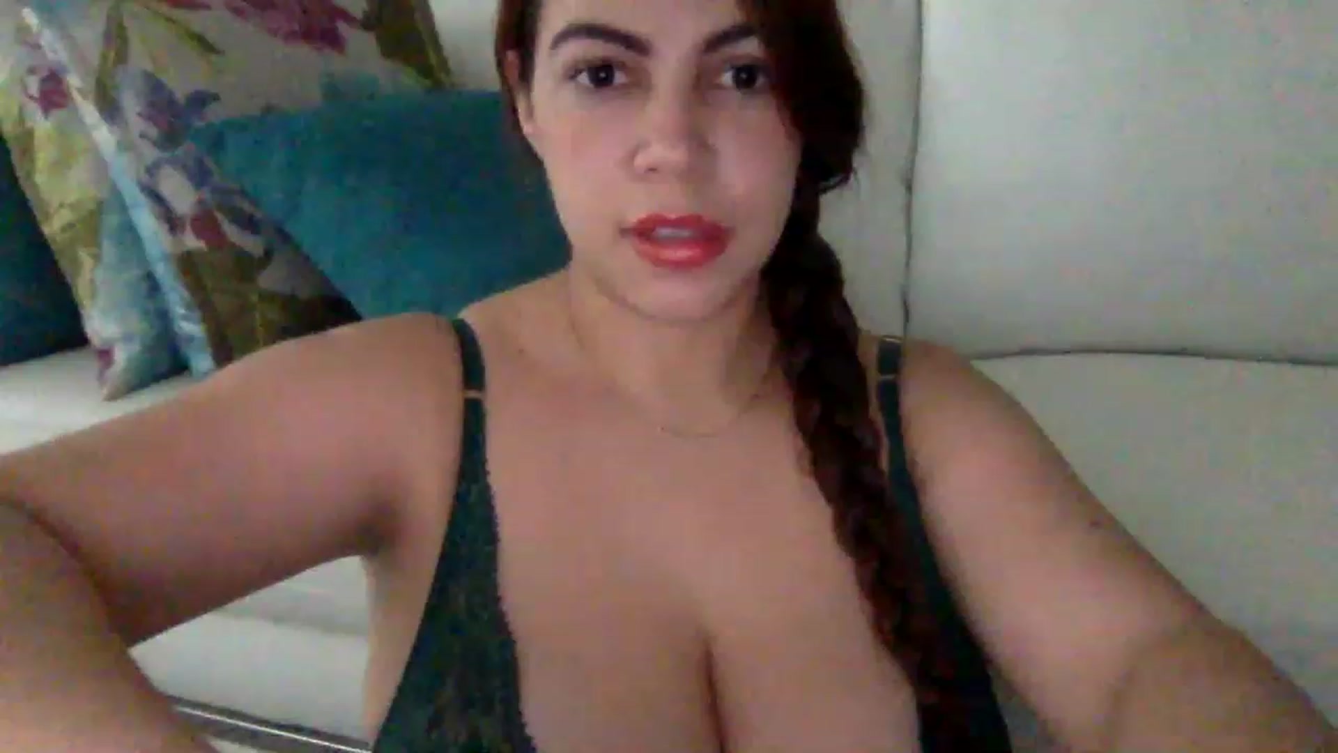 Gallery image thumbnail from Princesalatin's myfreecams stream on, 02/11/2023, 22:10 image 16 of 20