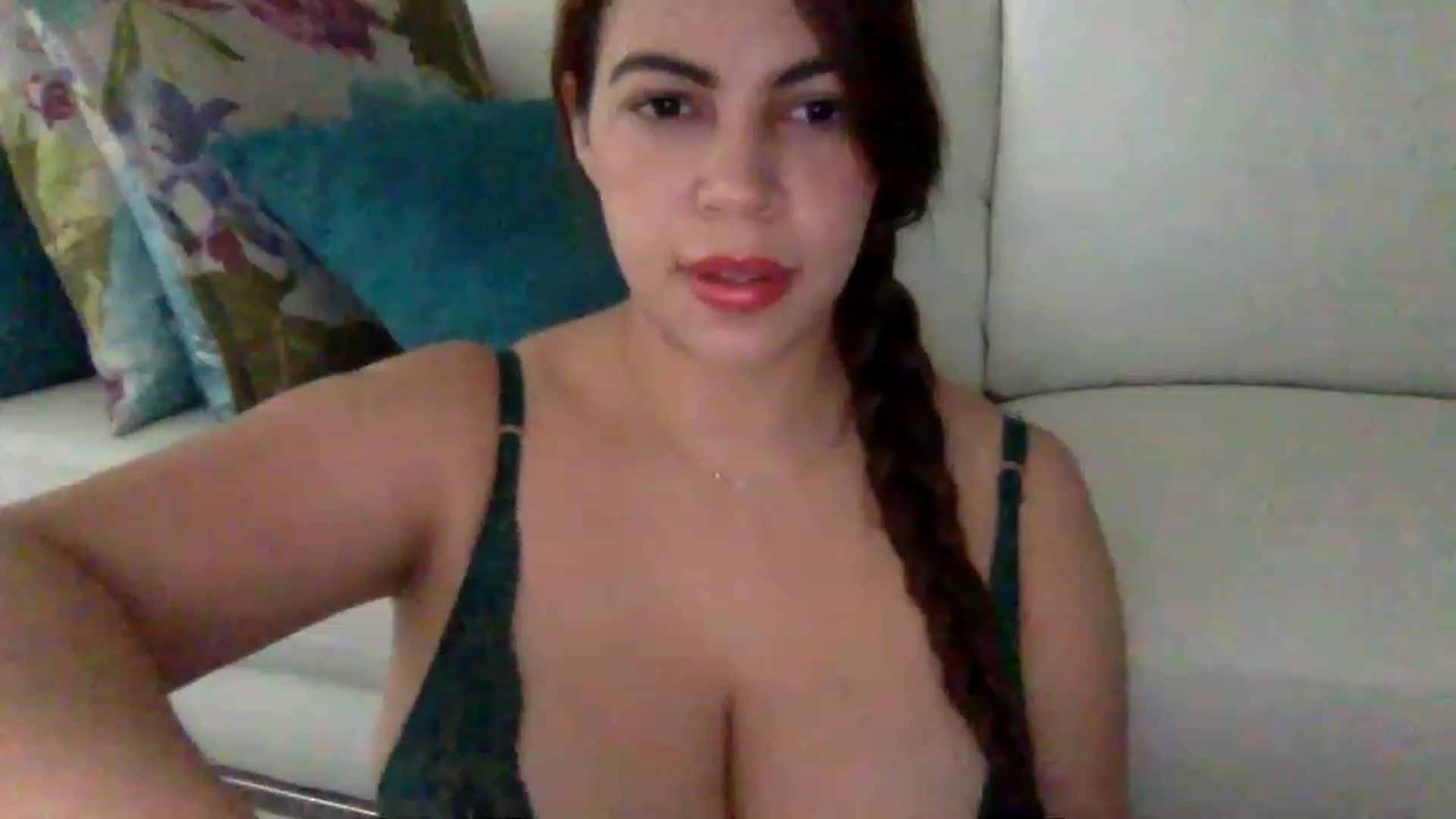 Gallery image thumbnail from Princesalatin's myfreecams stream on, 02/11/2023, 22:10 image 17 of 20