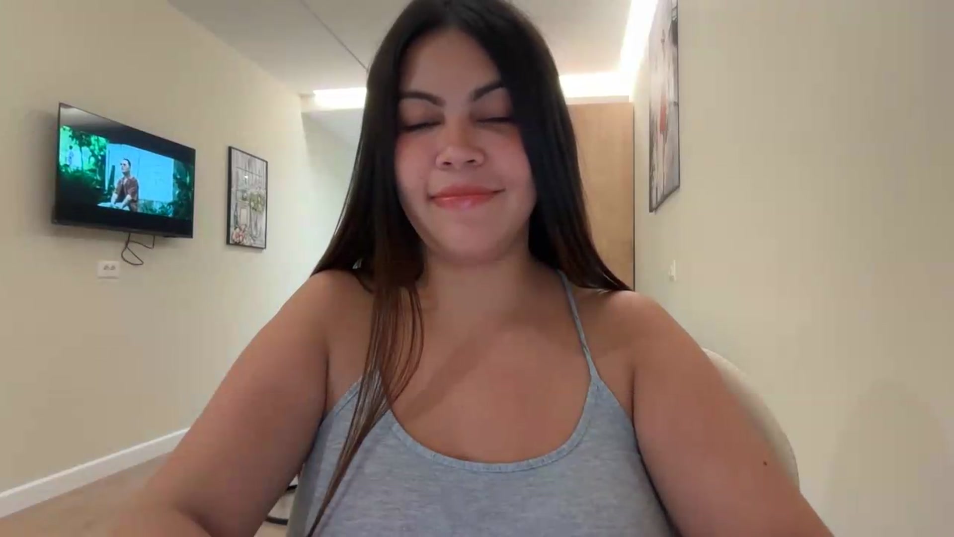 Gallery image thumbnail from Princesalatin's myfreecams stream on, 08/05/2026, 17:30 image 4 of 20
