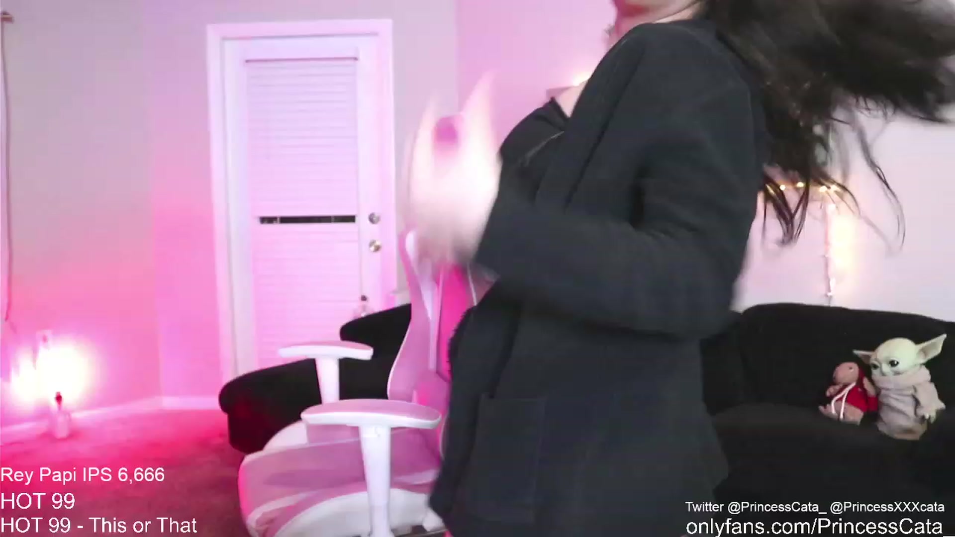 Gallery image thumbnail from PrincessCata's myfreecams stream on, 02/19/2023, 01:12 image 18 of 20