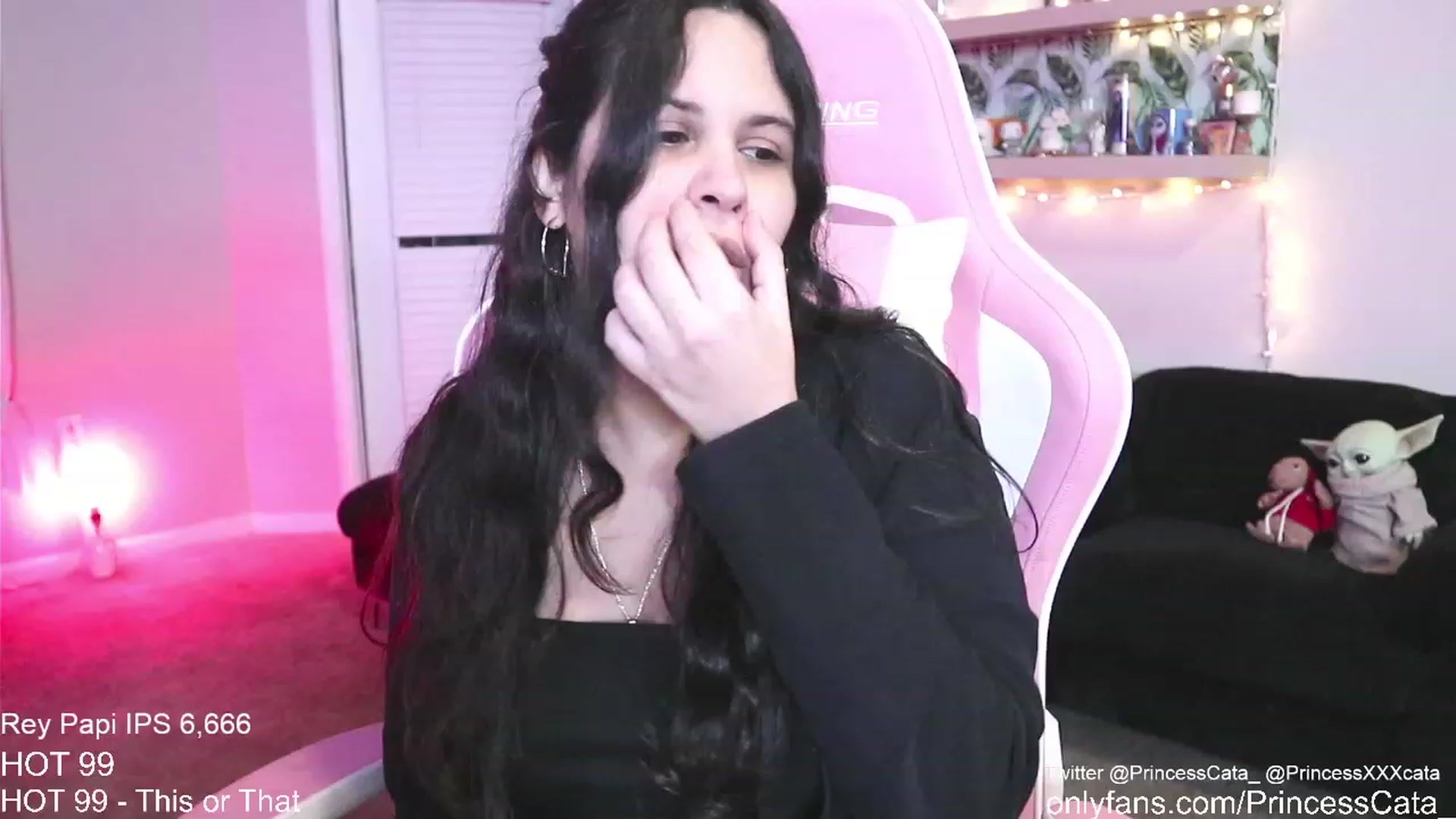 Gallery image thumbnail from PrincessCata's myfreecams stream on, 02/19/2023, 01:12 image 11 of 20