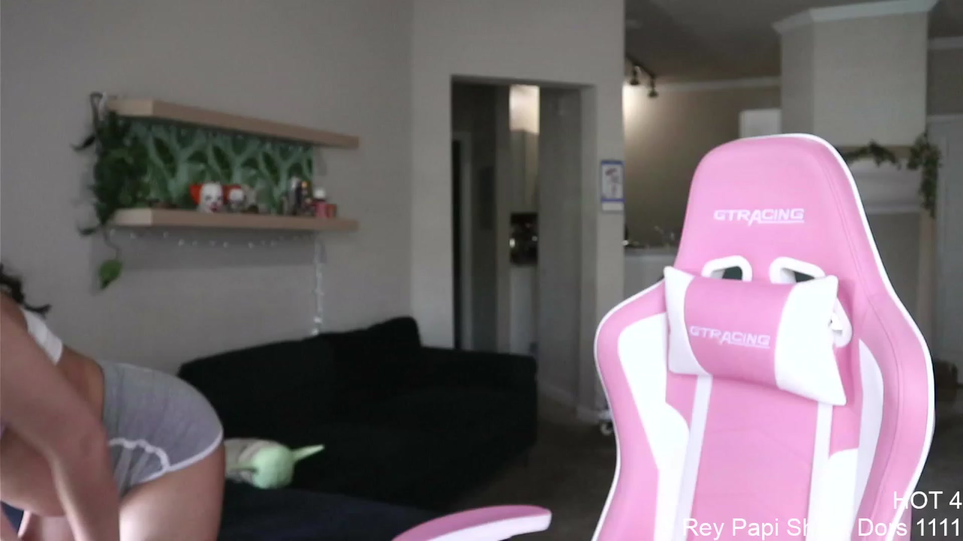 Gallery image thumbnail from PrincessCata's myfreecams stream on, 04/05/2023, 16:20 image 15 of 20
