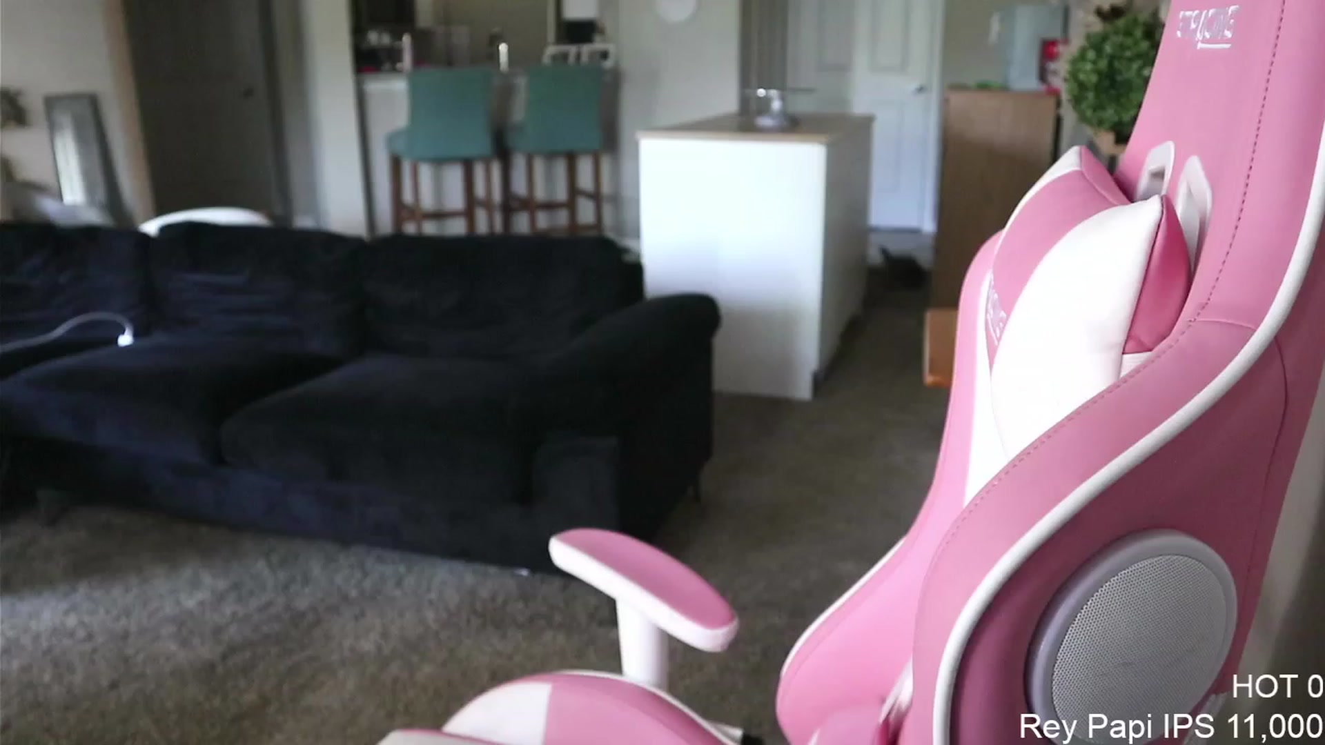 Gallery image thumbnail from PrincessCata's myfreecams stream on, 05/01/2023, 22:01 image 6 of 20