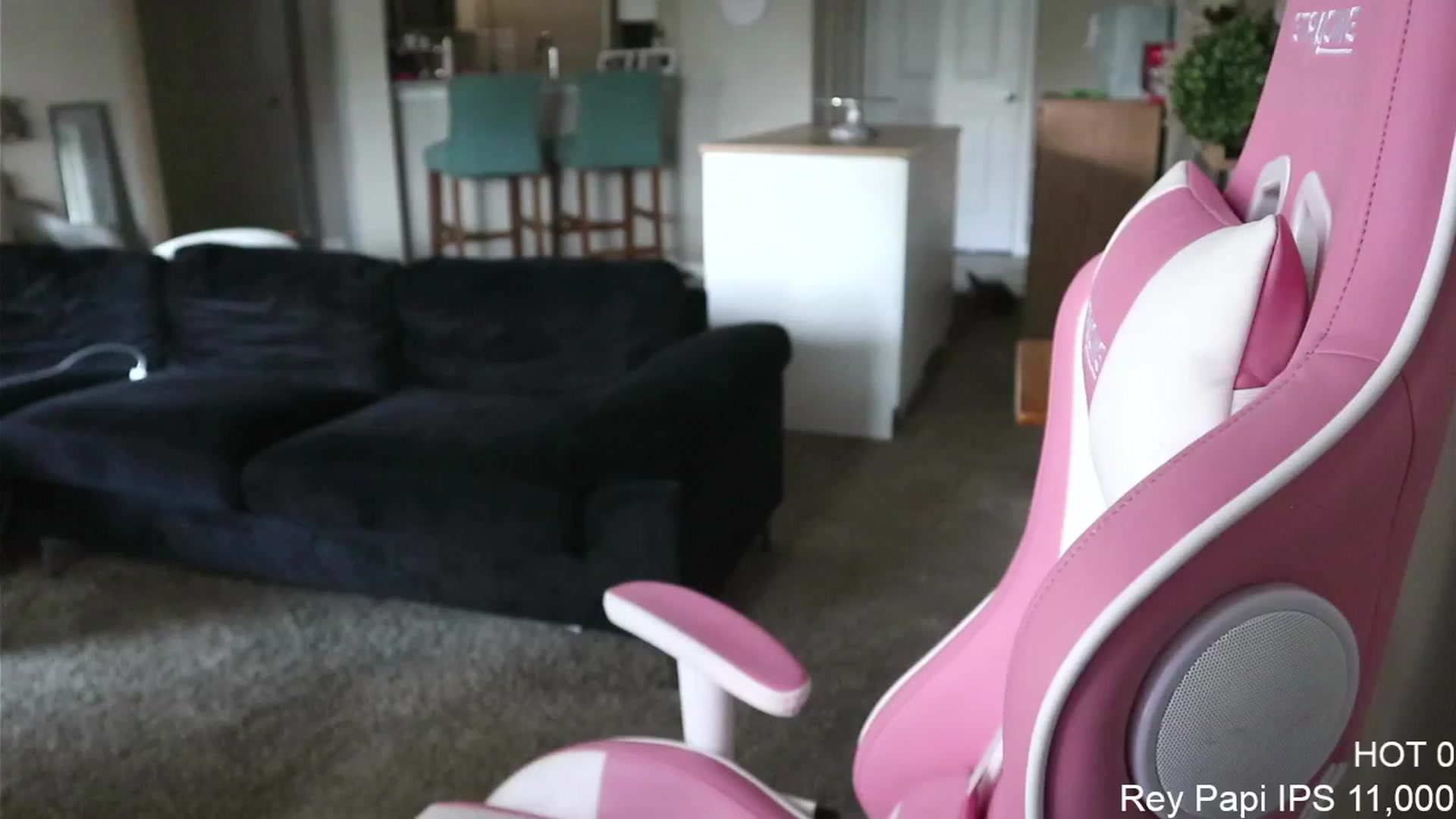 Gallery image thumbnail from PrincessCata's myfreecams stream on, 05/01/2023, 22:01 image 5 of 20