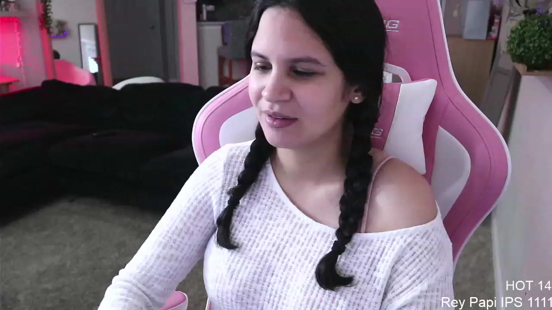 Gallery image thumbnail from PrincessCata's myfreecams stream on, 05/10/2023, 23:33 image 16 of 20