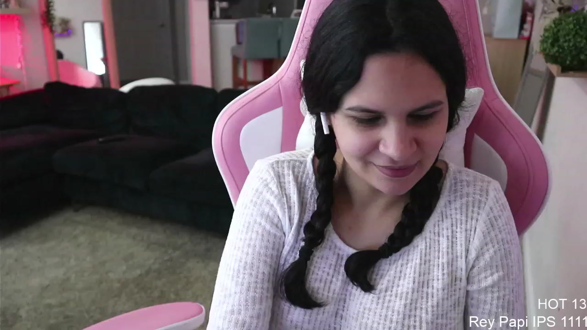 Gallery image thumbnail from PrincessCata's myfreecams stream on, 05/10/2023, 23:33 image 6 of 20