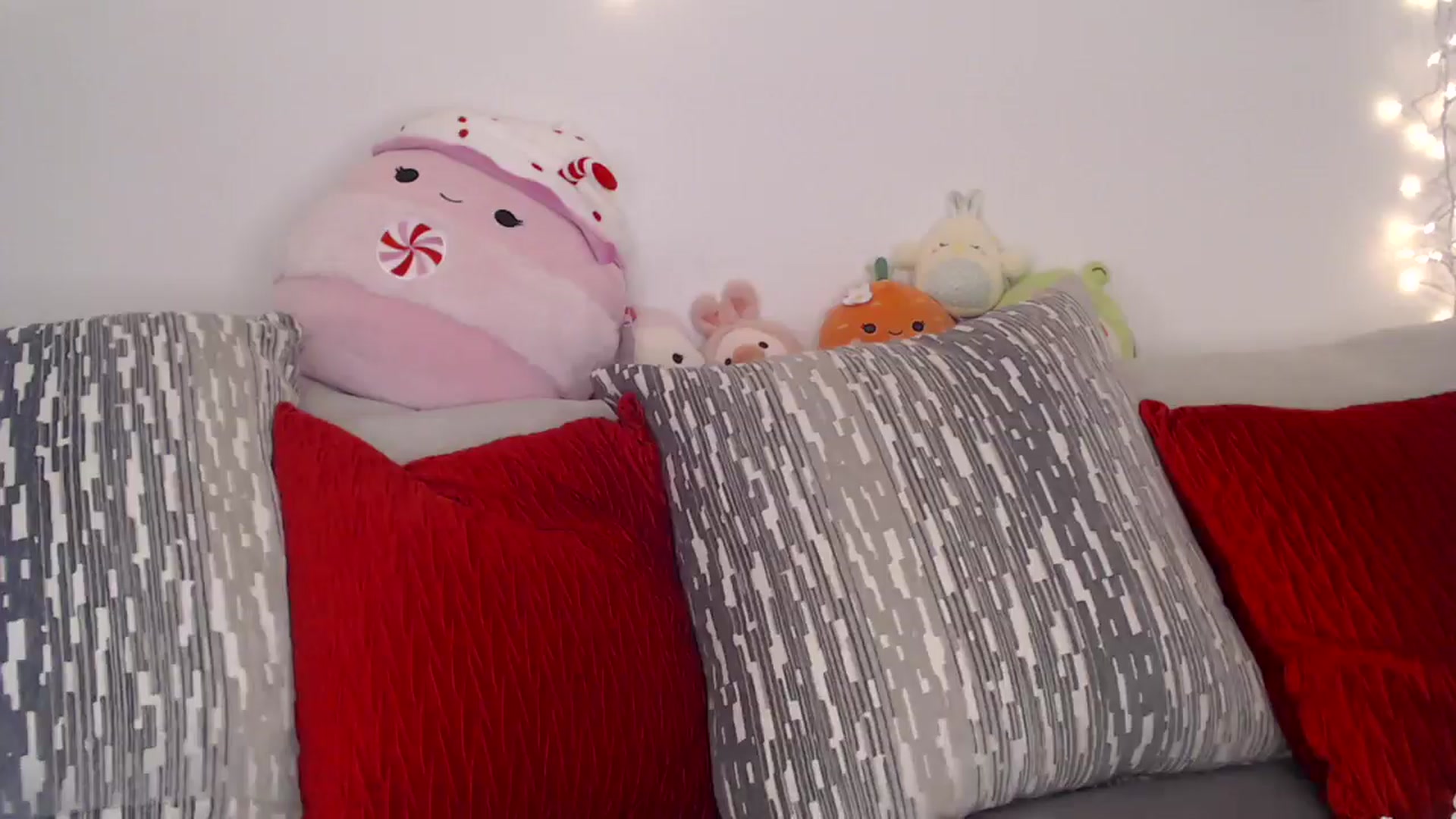 Gallery image thumbnail from PrincessEffie's myfreecams stream on, 03/20/2025, 04:05 image 18 of 20