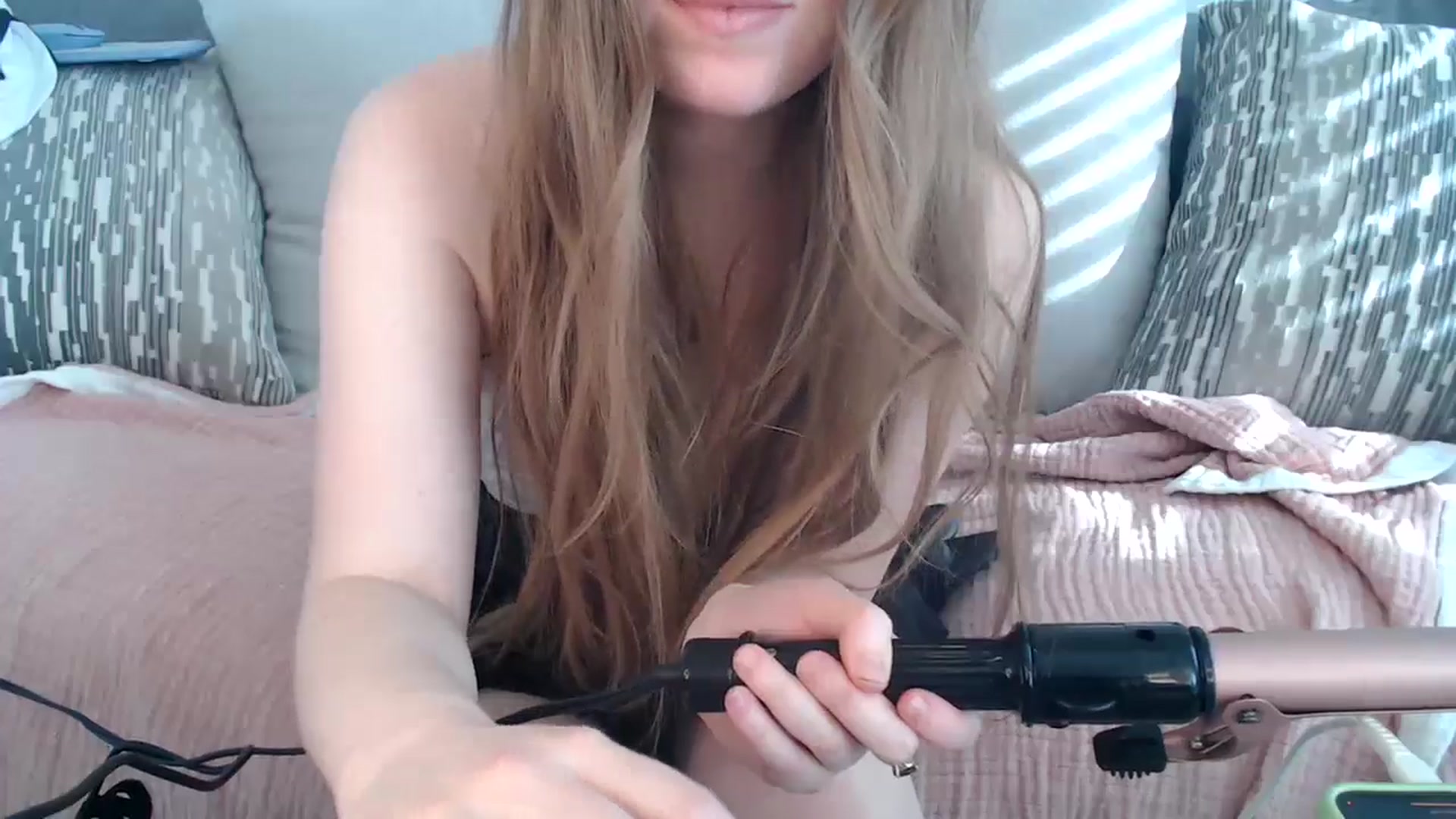 Gallery image thumbnail from PrincessEffie's myfreecams stream on, 03/28/2025, 16:27 image 7 of 20