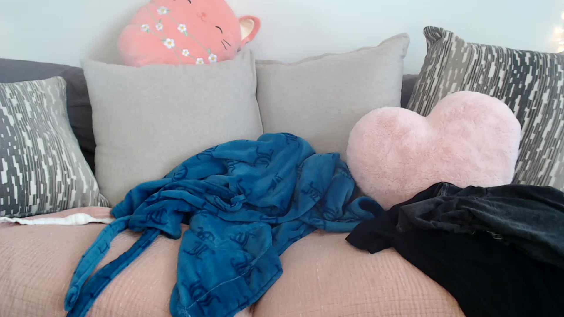 Gallery image thumbnail from PrincessEffie's myfreecams stream on, 03/28/2025, 19:13 image 12 of 20