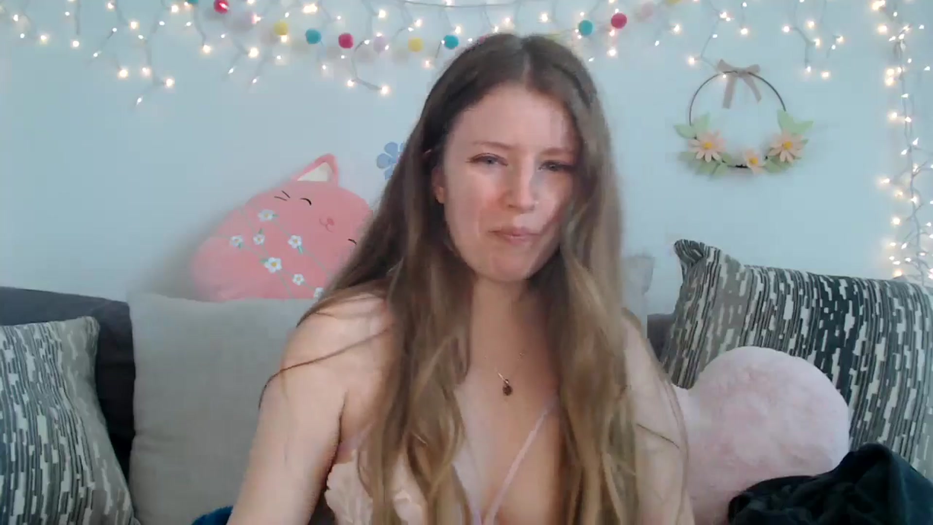 Gallery image thumbnail from PrincessEffie's myfreecams stream on, 03/28/2025, 19:13 image 15 of 20
