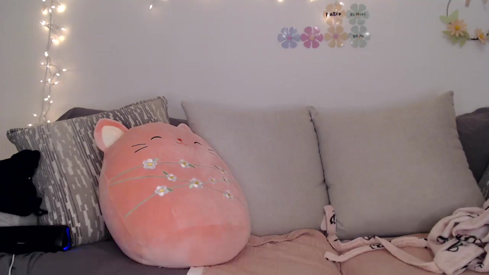 Gallery image thumbnail from PrincessEffie's myfreecams stream on, 04/01/2025, 08:15 image 10 of 20