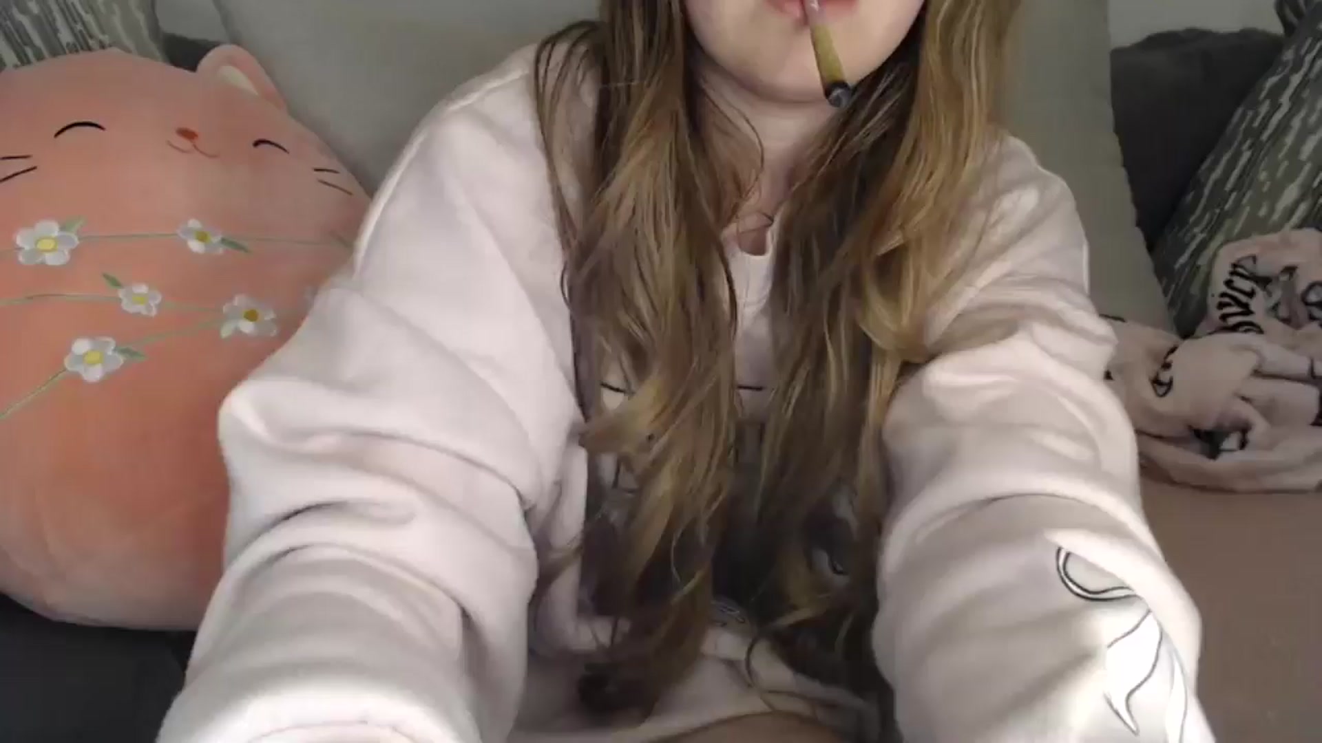 Gallery image thumbnail from PrincessEffie's myfreecams stream on, 04/01/2025, 08:15 image 1 of 20