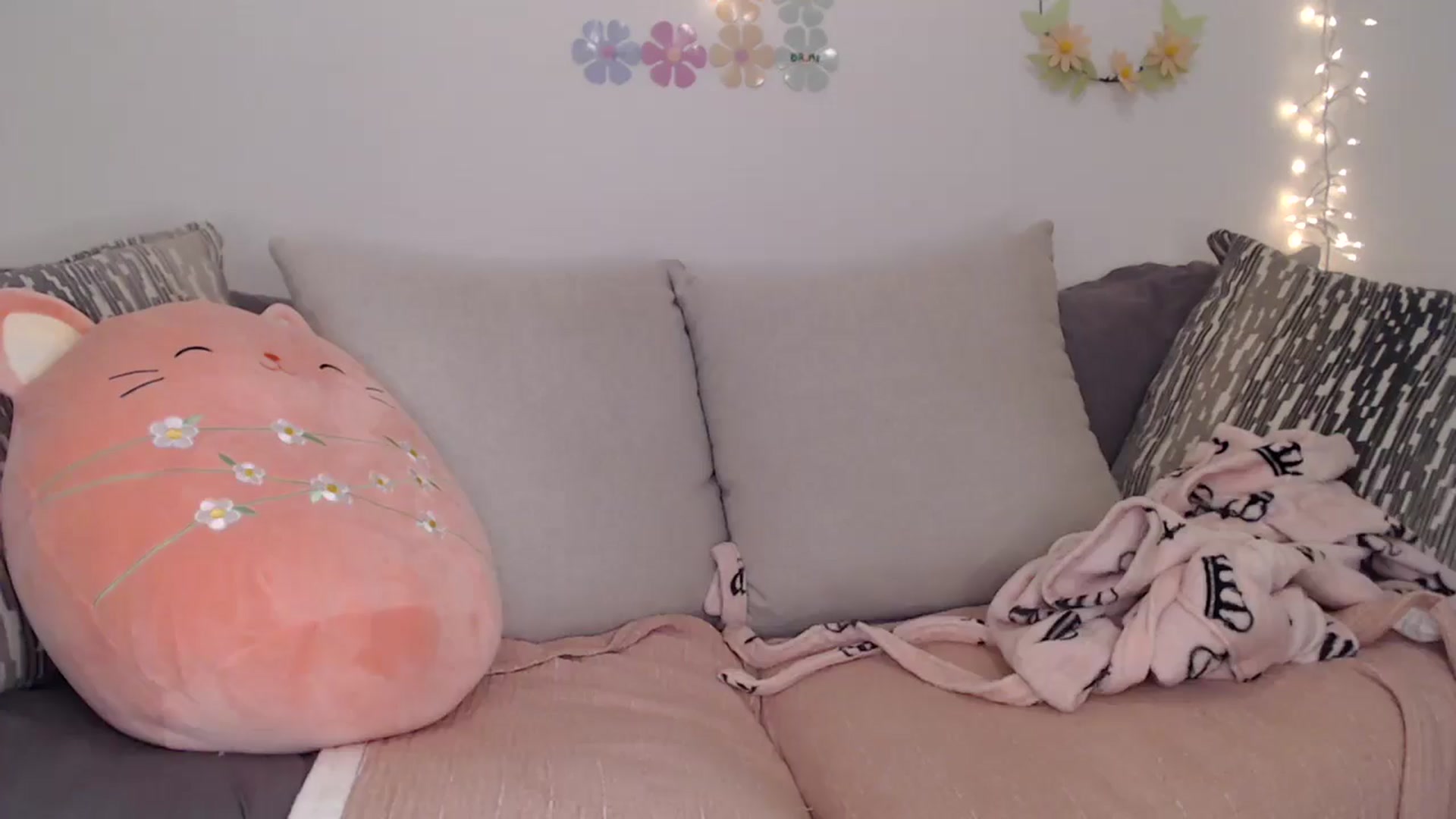 Gallery image thumbnail from PrincessEffie's myfreecams stream on, 04/01/2025, 08:15 image 7 of 20