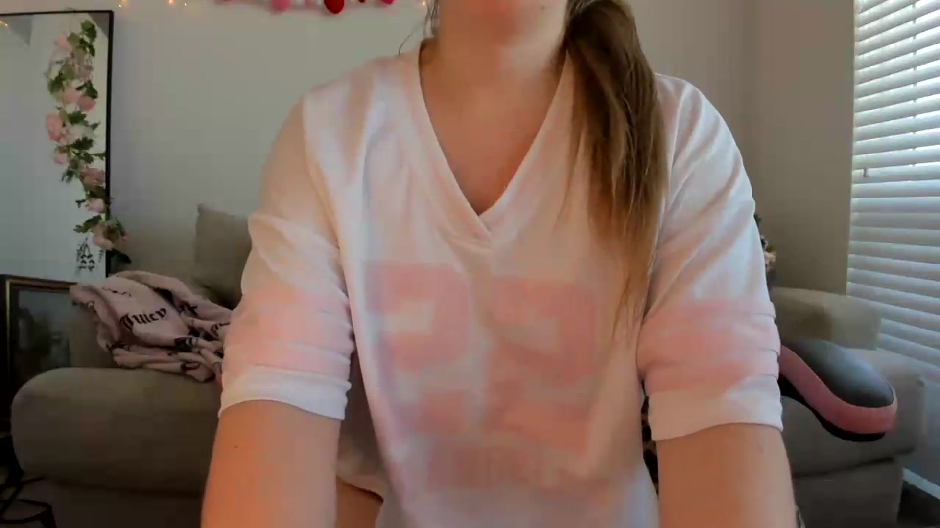 Gallery image thumbnail from PrincessEffie's myfreecams stream on, 06/03/2026, 20:27 image 17 of 20