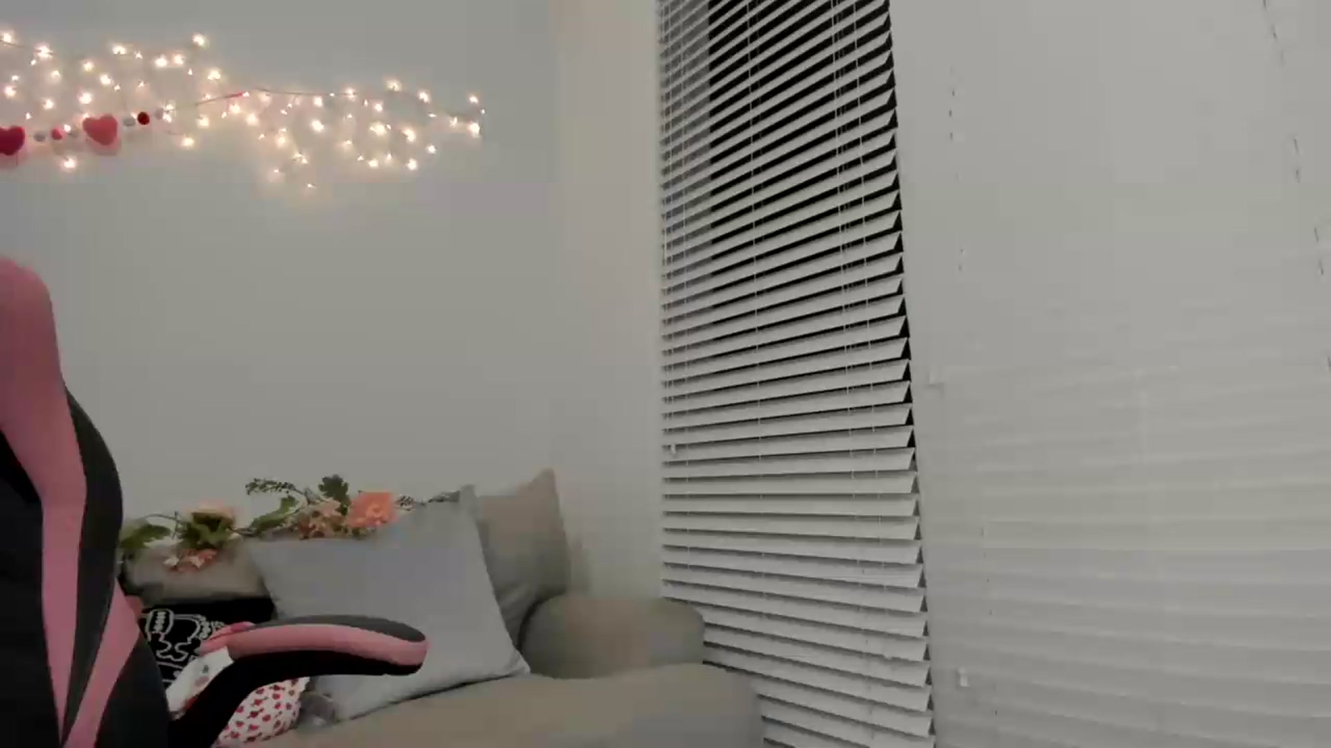 Gallery image thumbnail from PrincessEffie's myfreecams stream on, 06/04/2026, 04:18 image 18 of 20