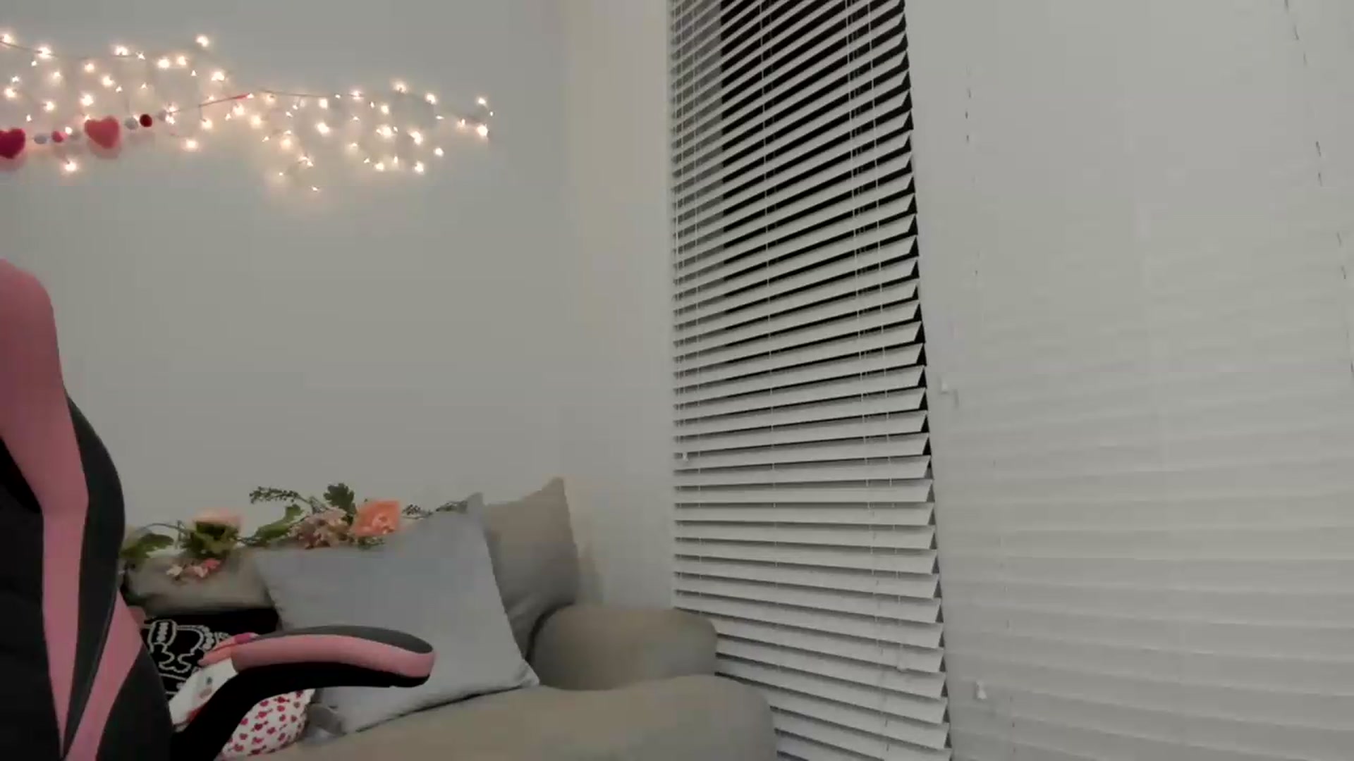 Gallery image thumbnail from PrincessEffie's myfreecams stream on, 06/04/2026, 04:18 image 19 of 20