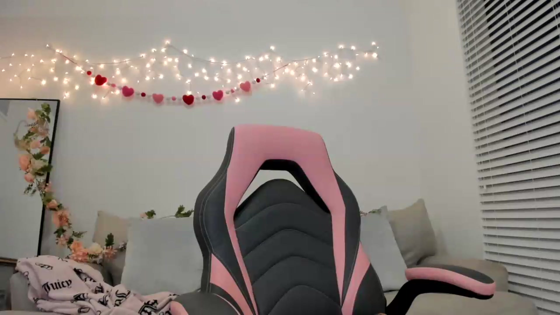 Gallery image thumbnail from PrincessEffie's myfreecams stream on, 06/04/2026, 04:18 image 6 of 20