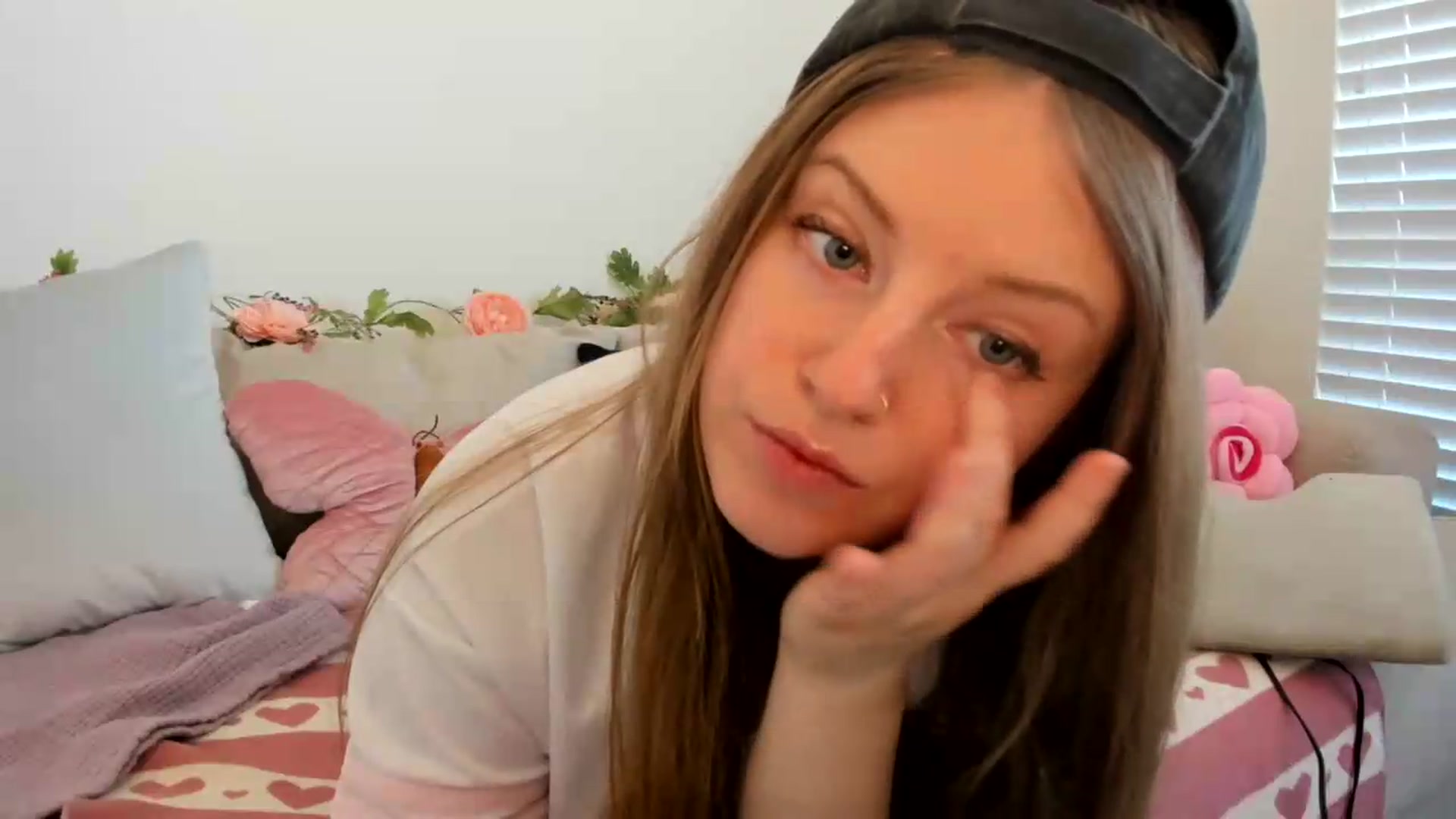 Gallery image thumbnail from PrincessEffie's myfreecams stream on, 06/04/2026, 21:28 image 5 of 20