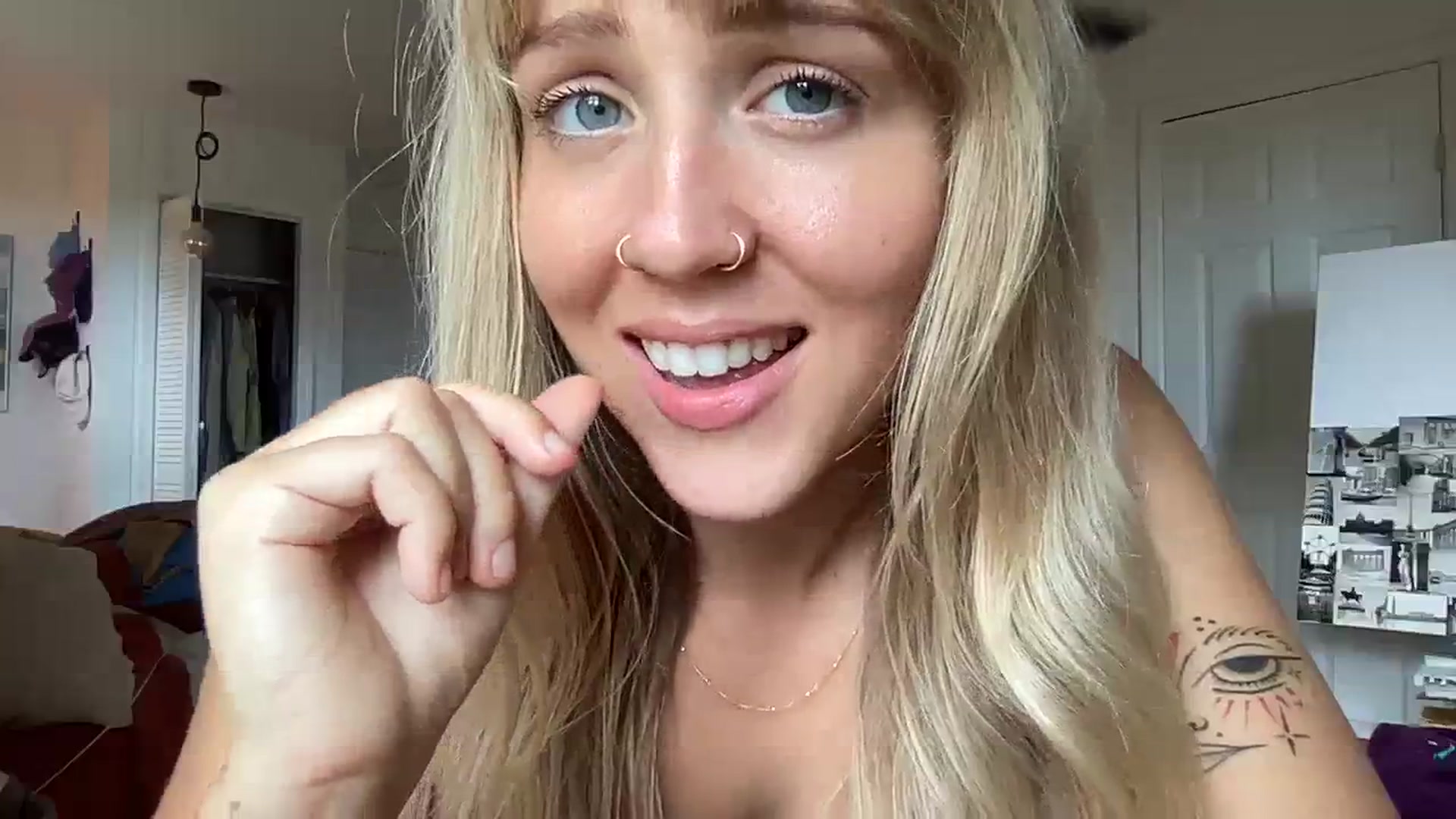 Gallery image thumbnail from PrincessElla_'s myfreecams stream on, 08/06/2023, 03:23 image 4 of 20