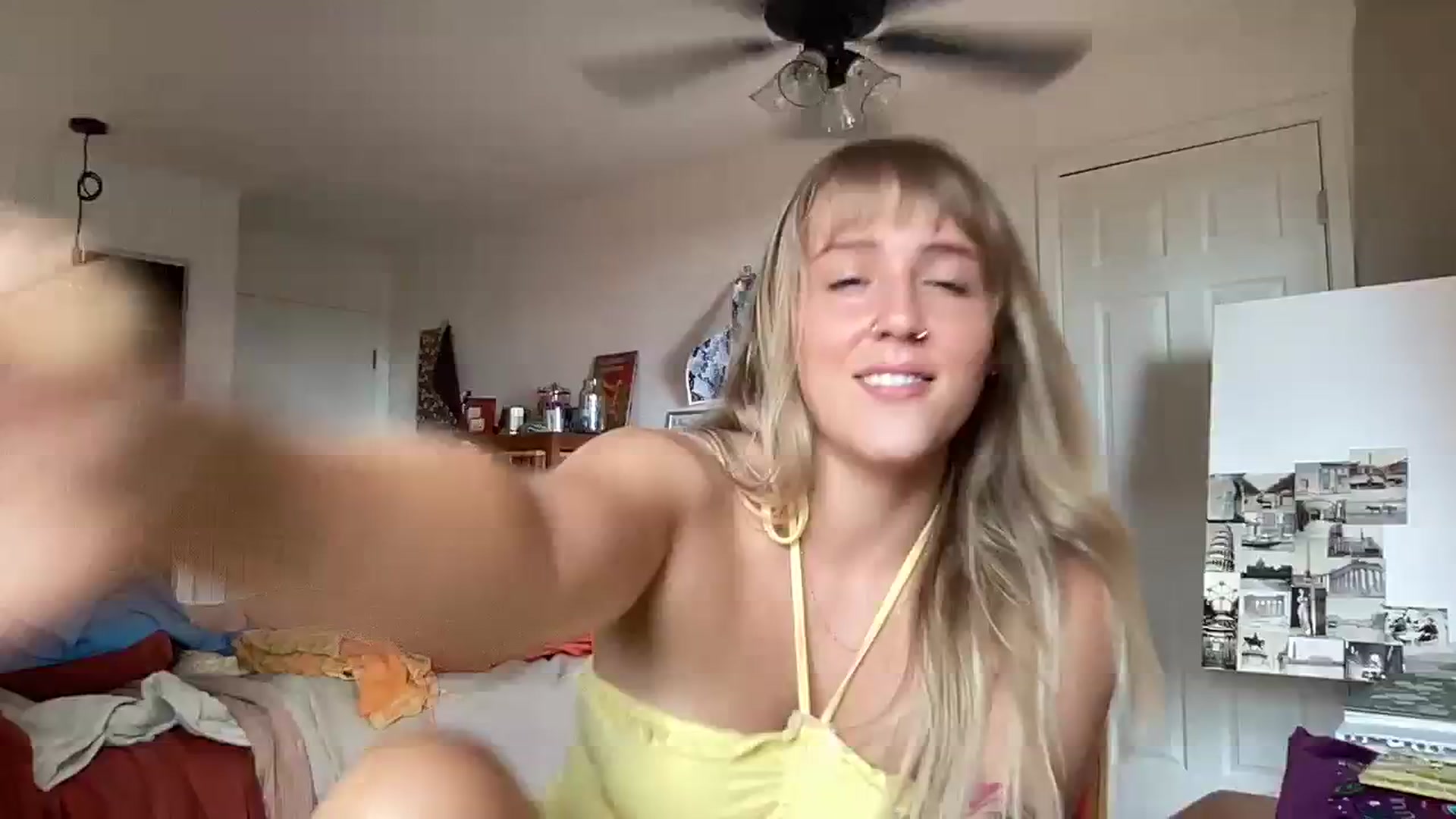 Gallery image thumbnail from PrincessElla_'s myfreecams stream on, 08/06/2023, 03:23 image 17 of 20