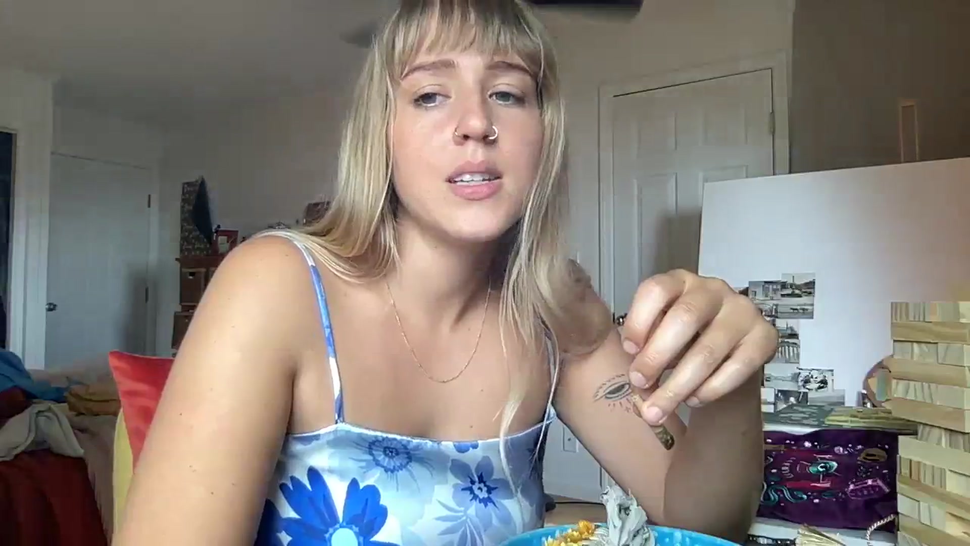 Gallery image thumbnail from PrincessElla_'s myfreecams stream on, 08/06/2023, 03:23 image 6 of 20