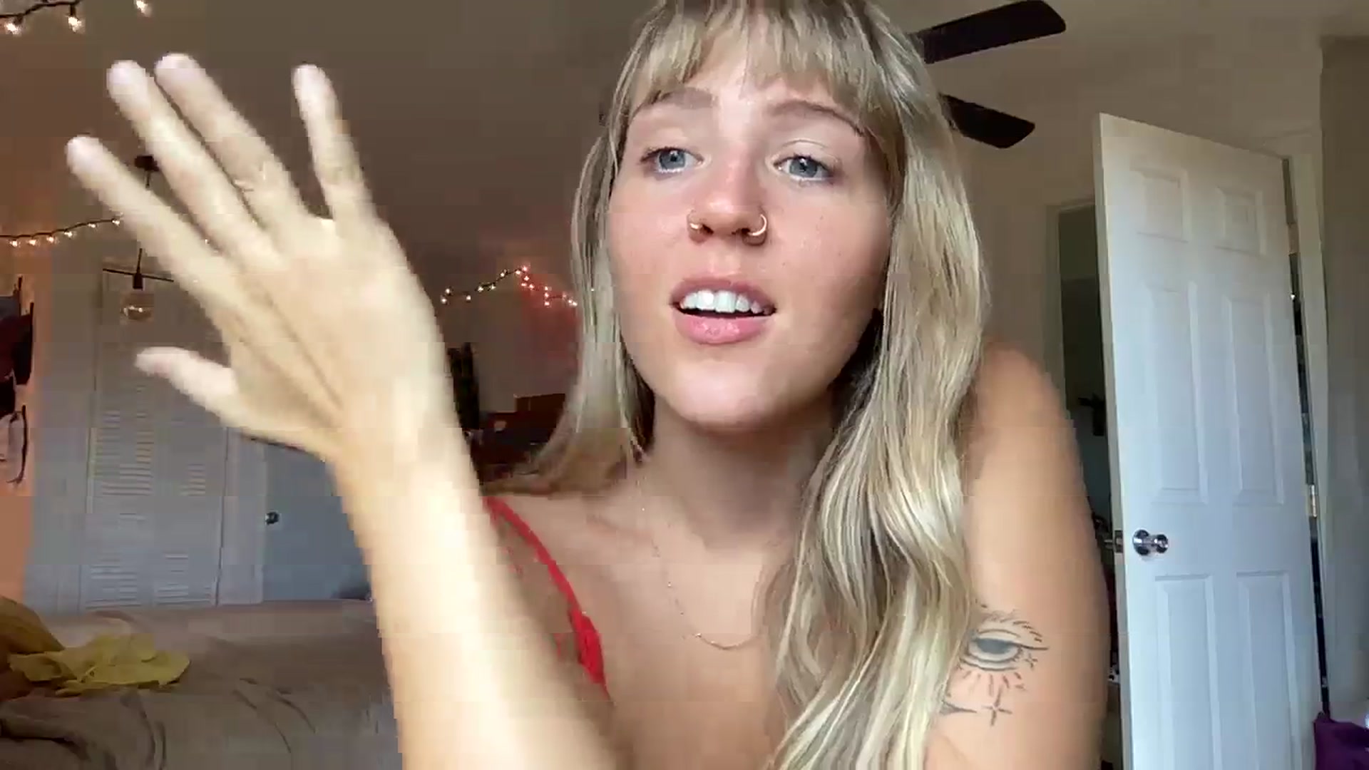 Gallery image thumbnail from PrincessElla_'s myfreecams stream on, 08/07/2023, 01:57 image 7 of 20