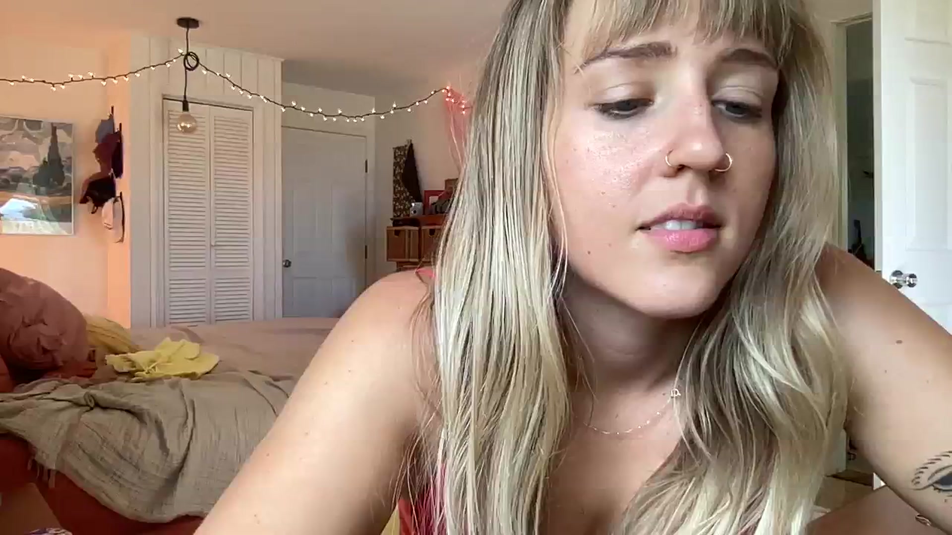 Gallery image thumbnail from PrincessElla_'s myfreecams stream on, 08/07/2023, 01:57 image 2 of 20