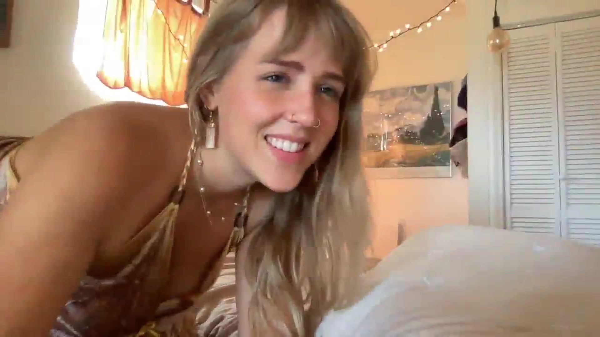 Gallery image thumbnail from PrincessElla_'s myfreecams stream on, 08/10/2023, 21:49 image 4 of 20