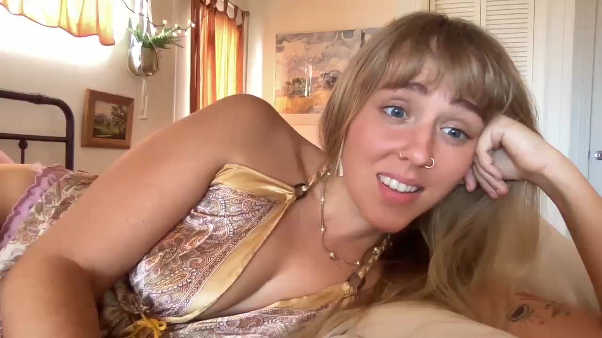 Gallery image thumbnail from PrincessElla_'s myfreecams stream on, 08/10/2023, 23:24 image 9 of 20