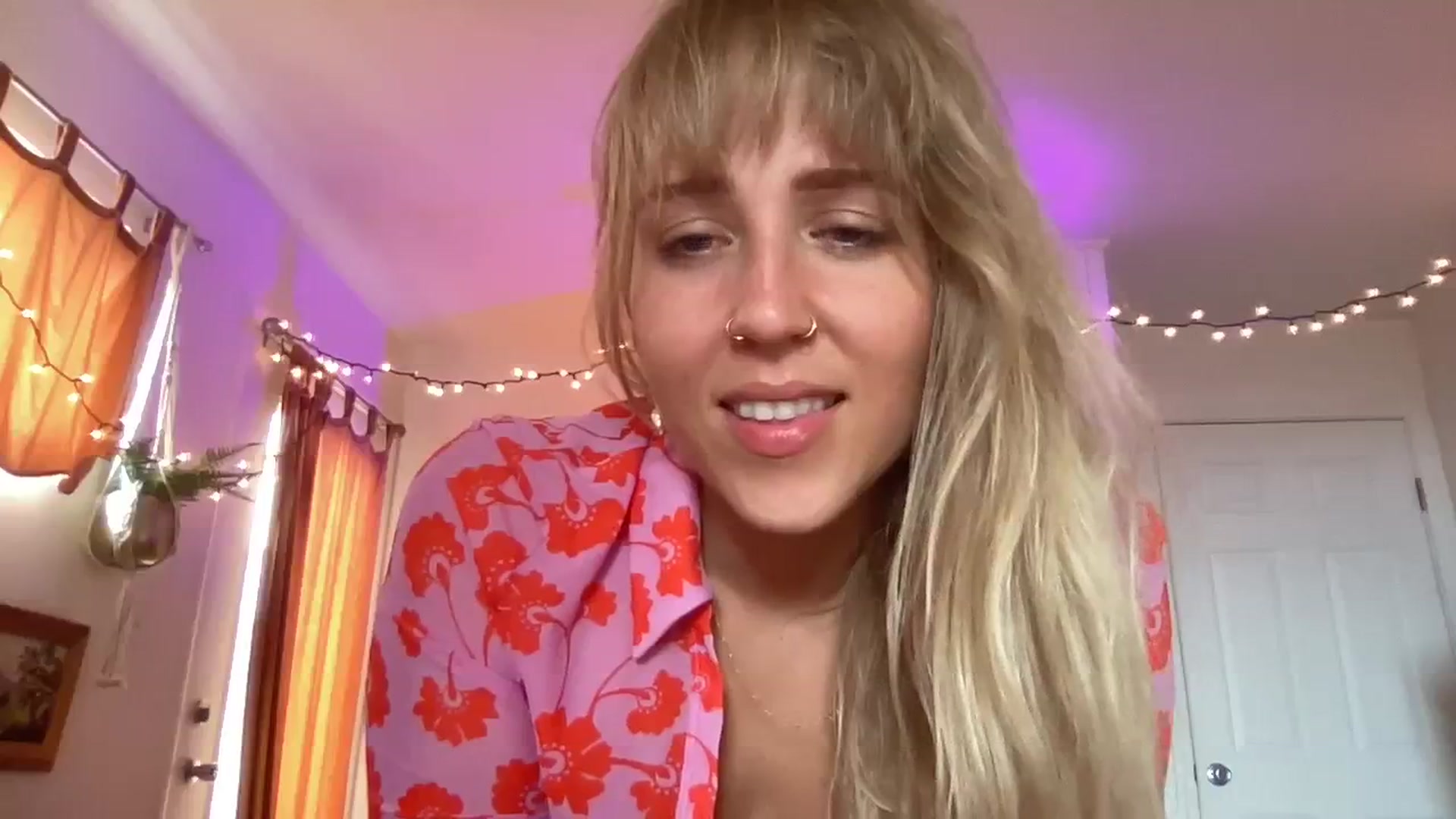 Gallery image thumbnail from PrincessElla_'s myfreecams stream on, 08/18/2023, 01:22 image 19 of 20