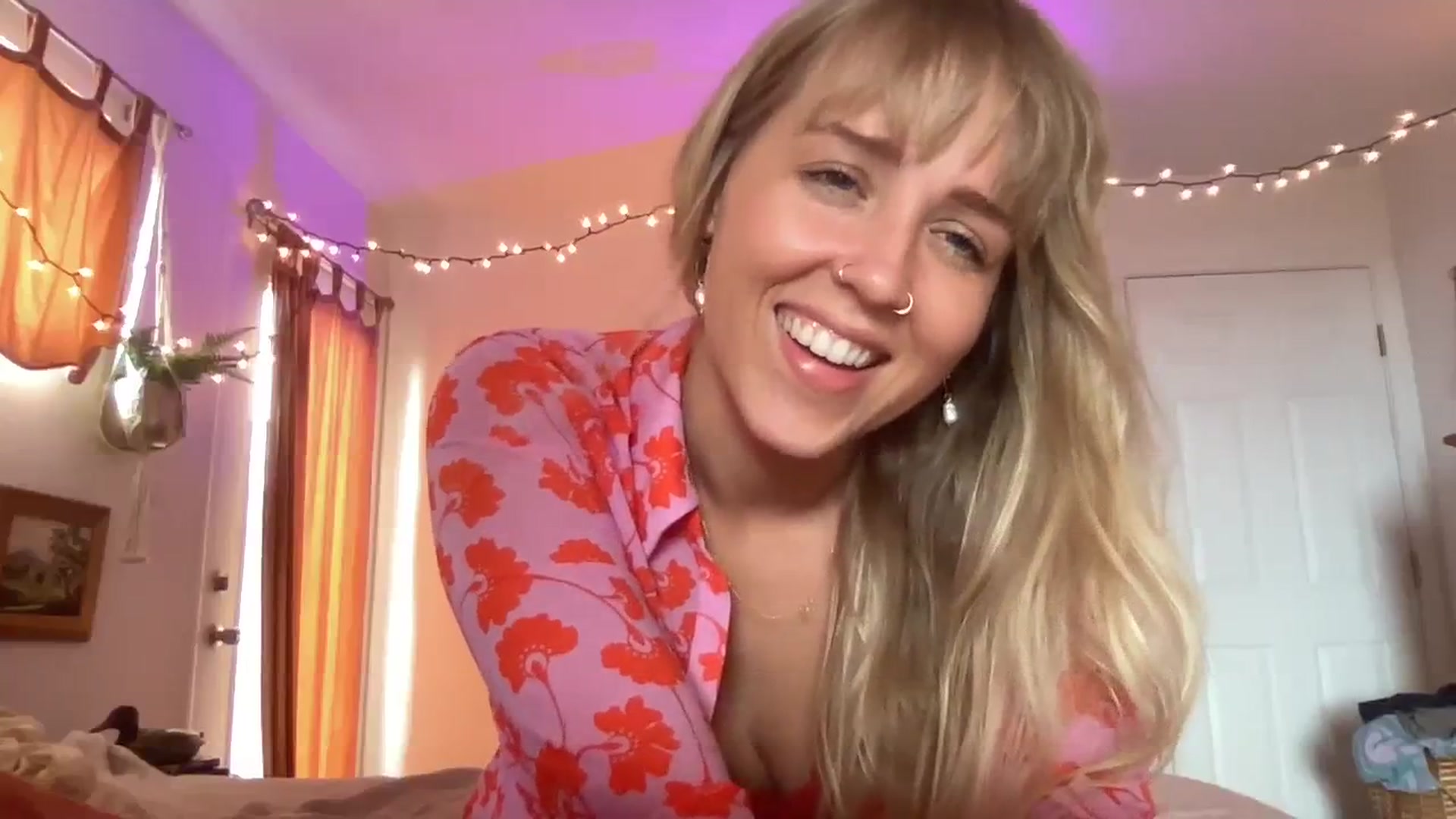 Gallery image thumbnail from PrincessElla_'s myfreecams stream on, 08/18/2023, 01:22 image 18 of 20