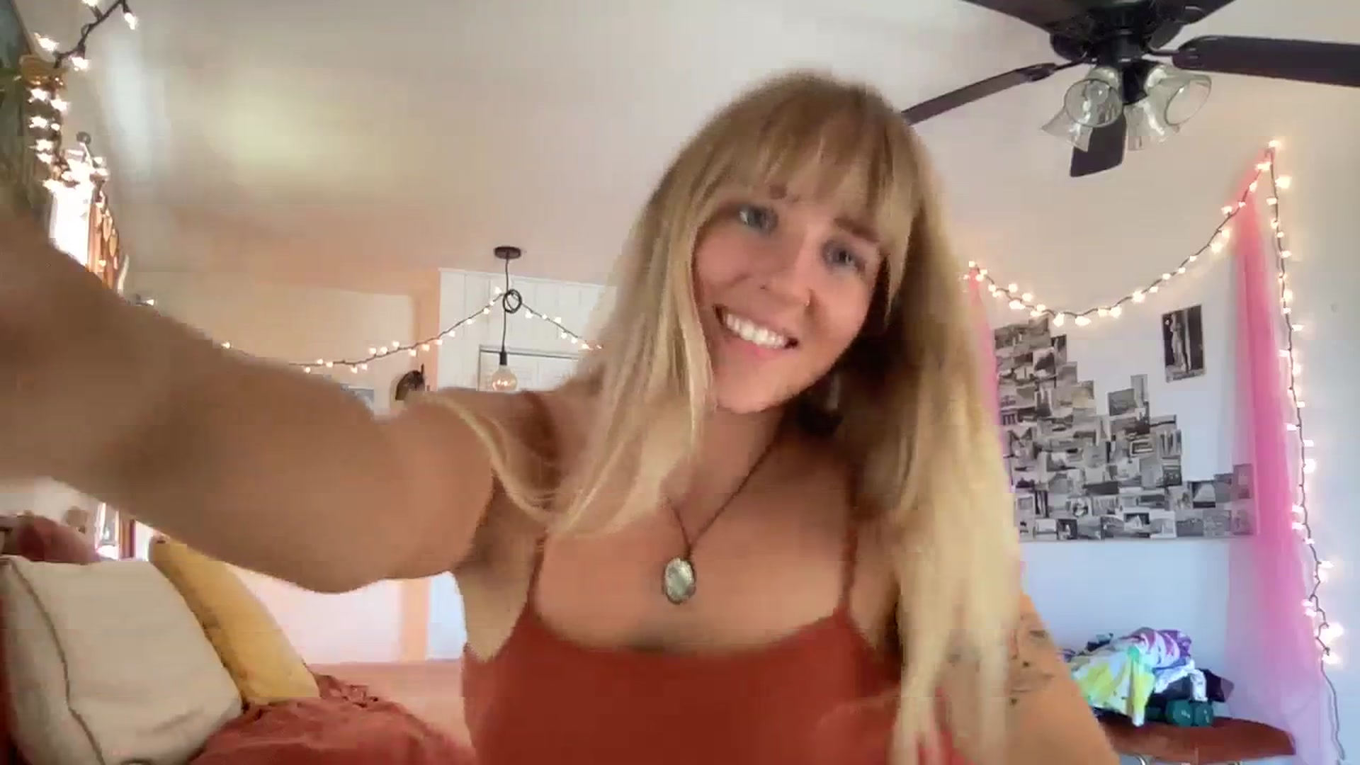 Gallery image thumbnail from PrincessElla_'s myfreecams stream on, 09/05/2023, 23:40 image 2 of 20