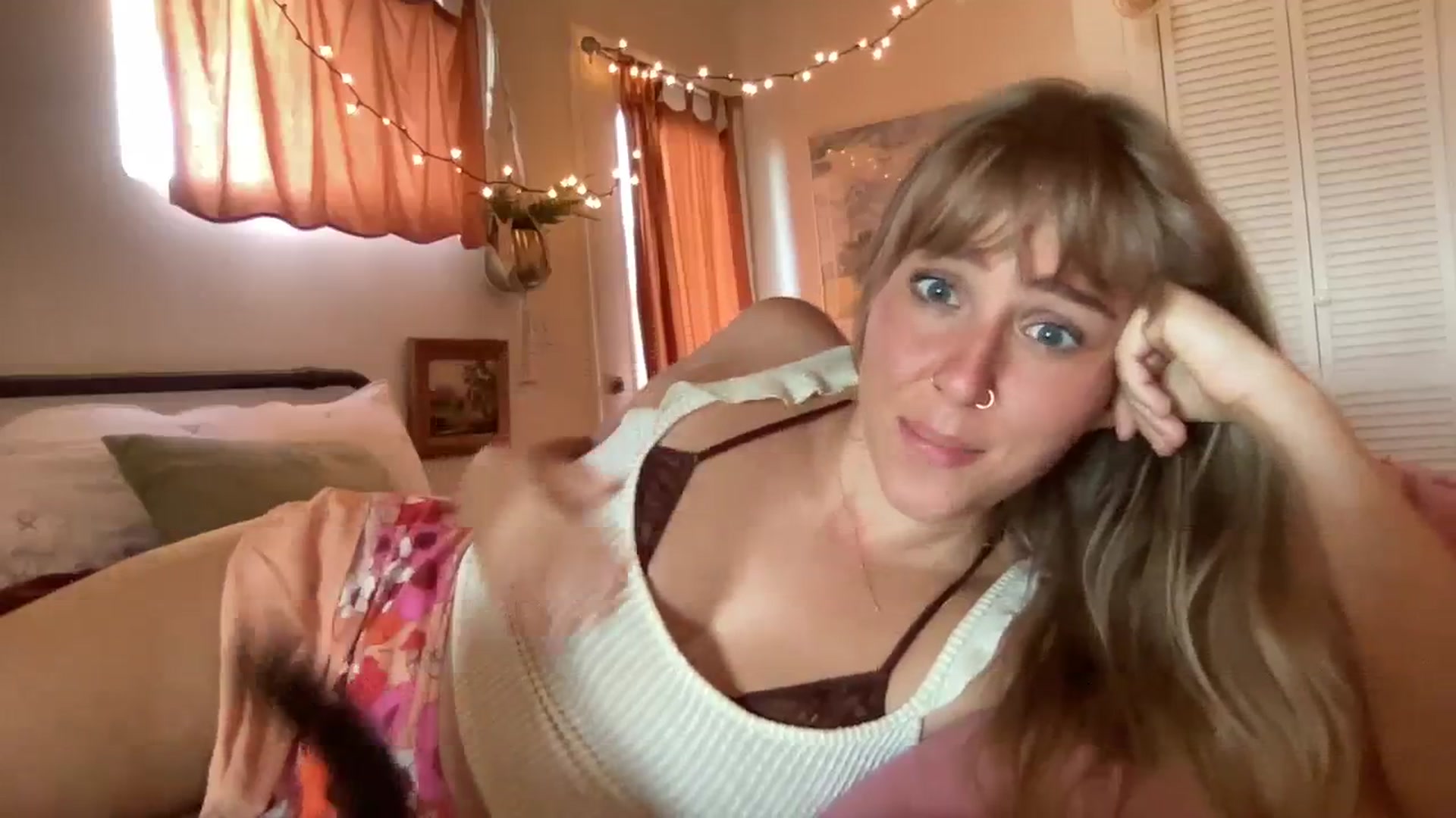 Gallery image thumbnail from PrincessElla_'s myfreecams stream on, 09/27/2023, 17:54 image 3 of 20